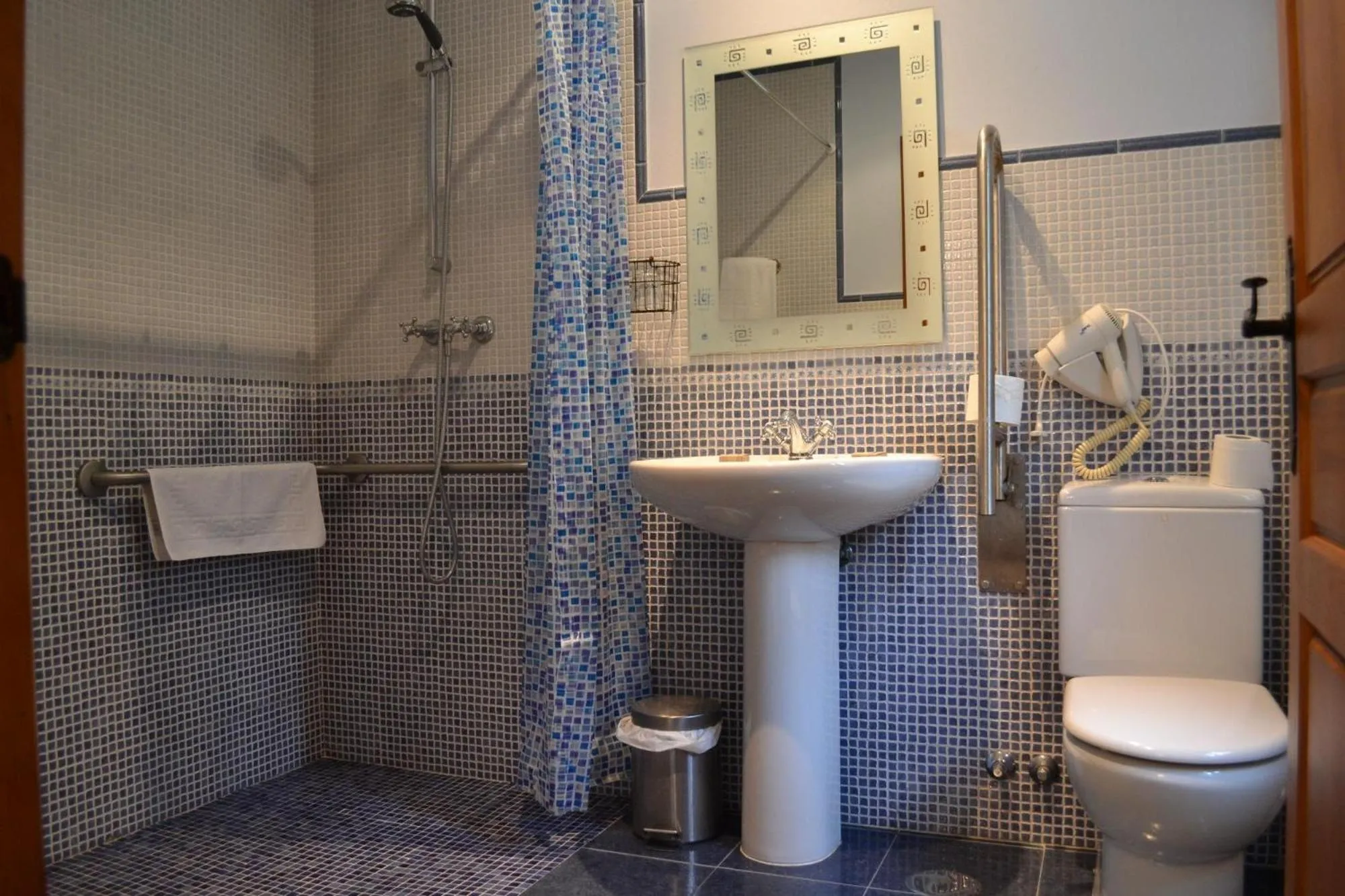 Bathroom in Alesga Hotel Rural - Valles del Oso -Asturias