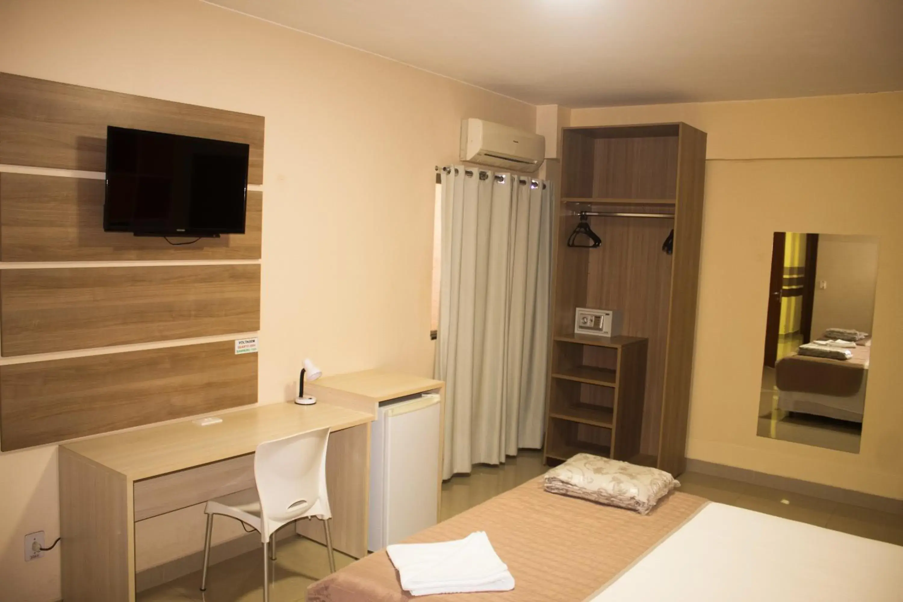 Deluxe Queen Room - single occupancy in MAPER MARDAN Deluxe Queen Room - single occupancy in MAPER MARDAN