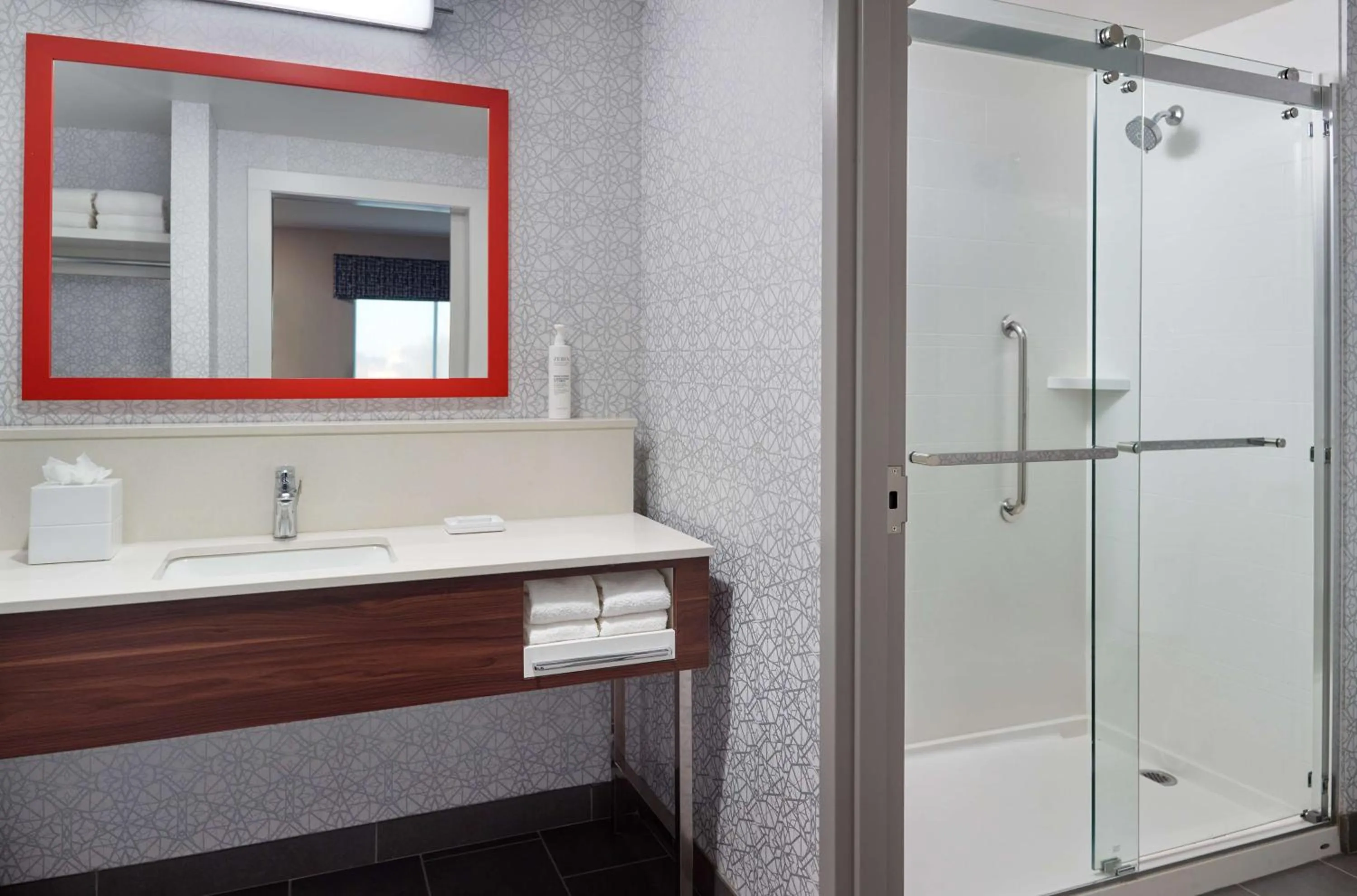 Bathroom in Hampton Inn & Suites Fultondale Birmingham I 65, Al