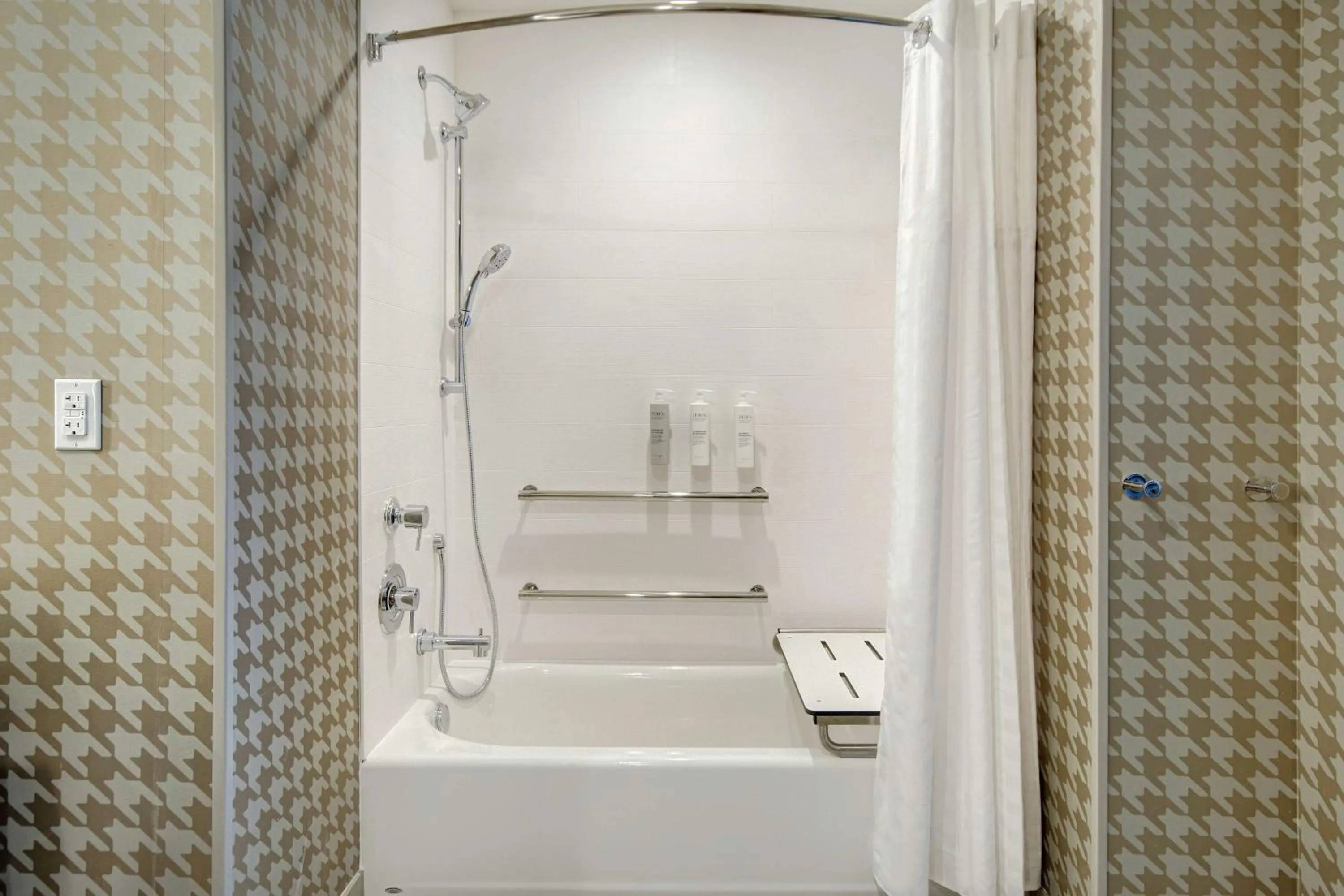 Bathroom in Home2 Suites By Hilton Las Vegas North