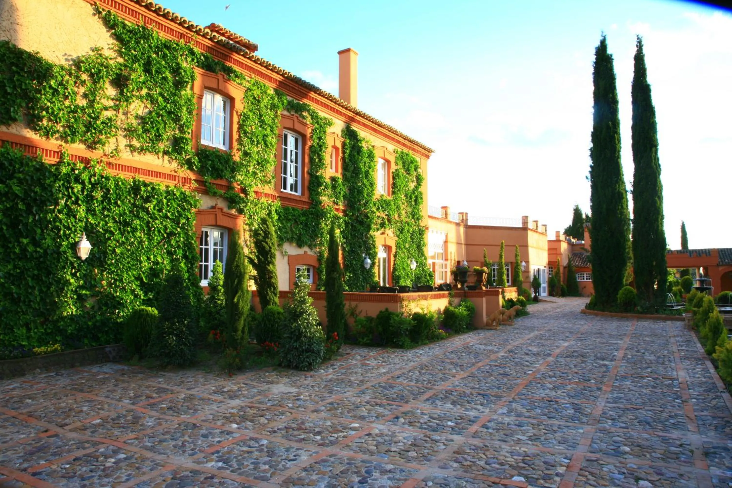 Property building in Hotel Valdepalacios Gourmand 5* GL