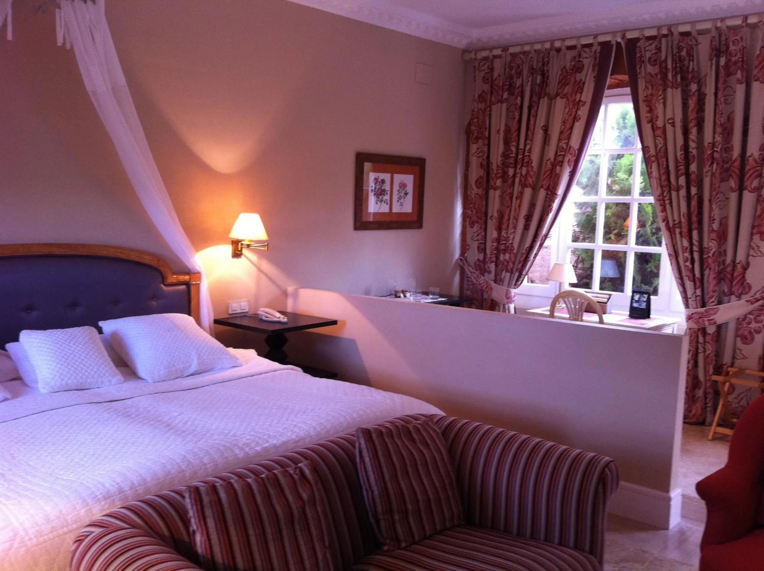 Photo of the whole room, Bed in Hotel Valdepalacios Gourmand 5* GL