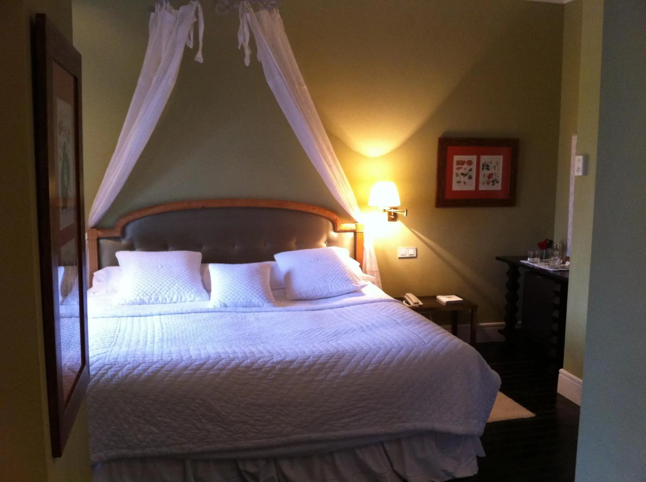 Photo of the whole room, Bed in Hotel Valdepalacios Gourmand 5* GL