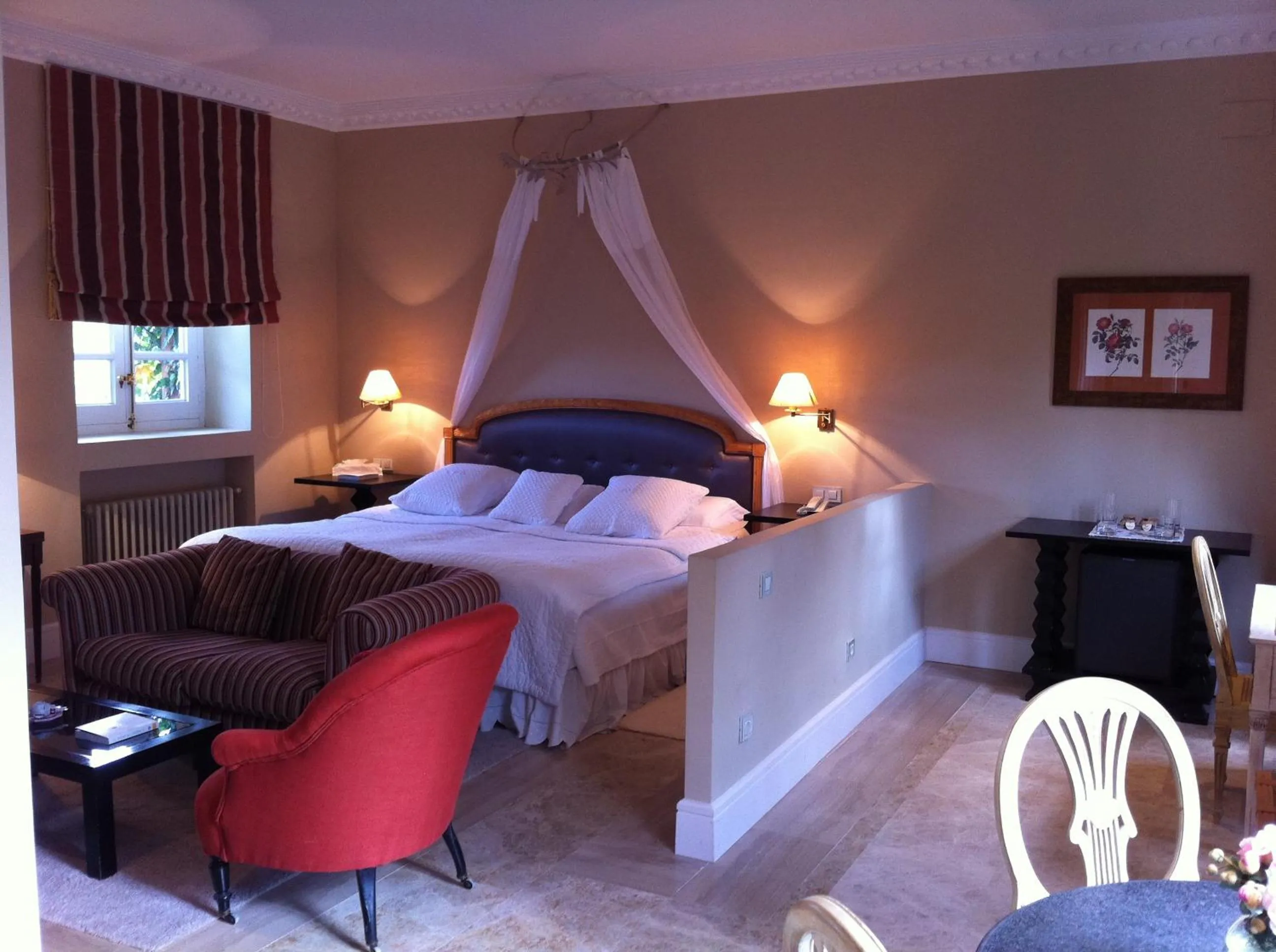 Photo of the whole room, Bed in Hotel Valdepalacios Gourmand 5* GL