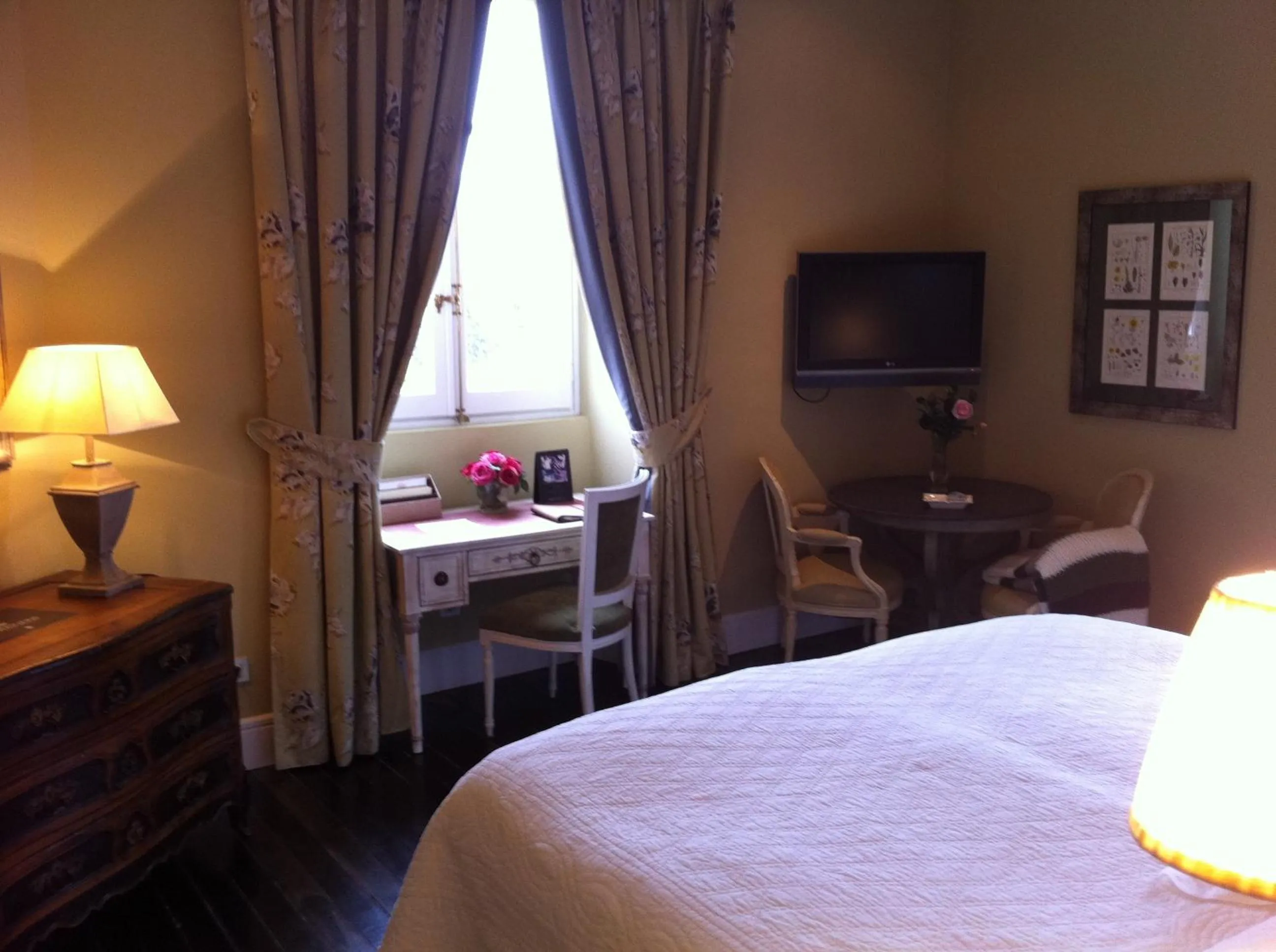 Photo of the whole room, Bed in Hotel Valdepalacios Gourmand 5* GL