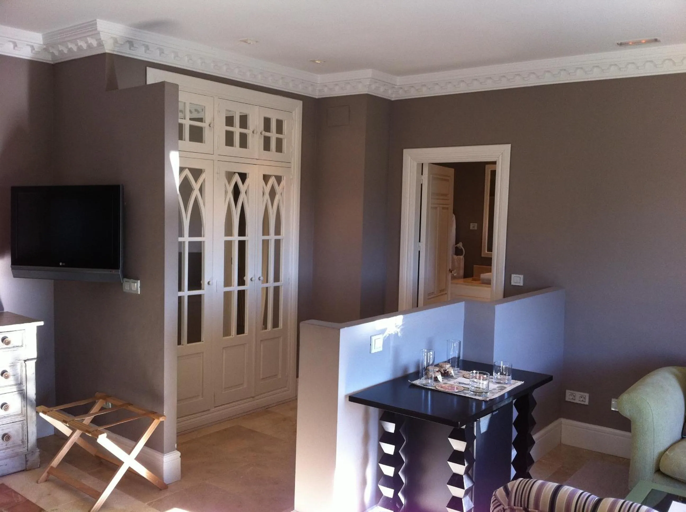 TV and multimedia in Hotel Valdepalacios Gourmand 5* GL