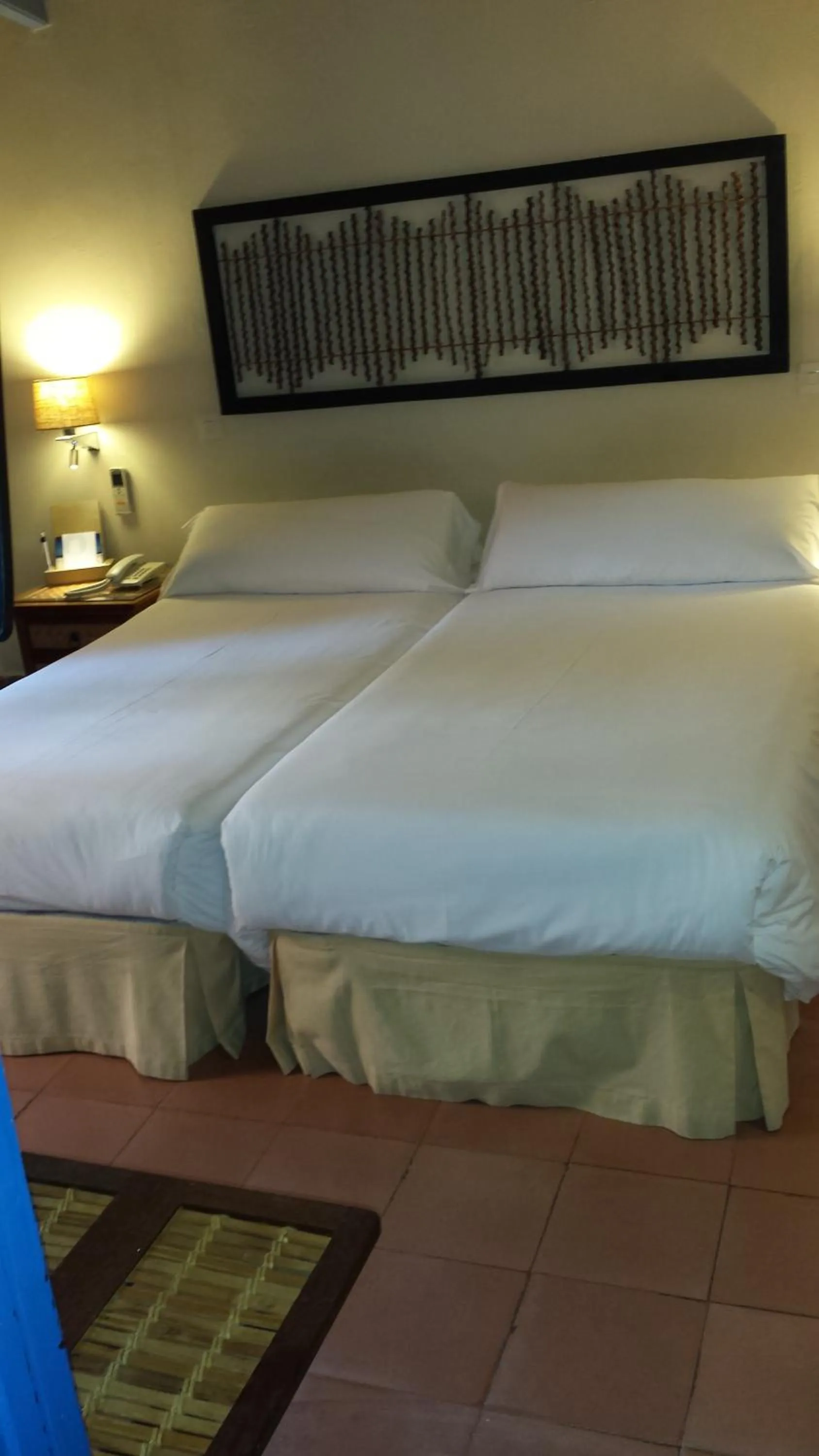 Bedroom, Bed in Beach Hotel Dos Mares