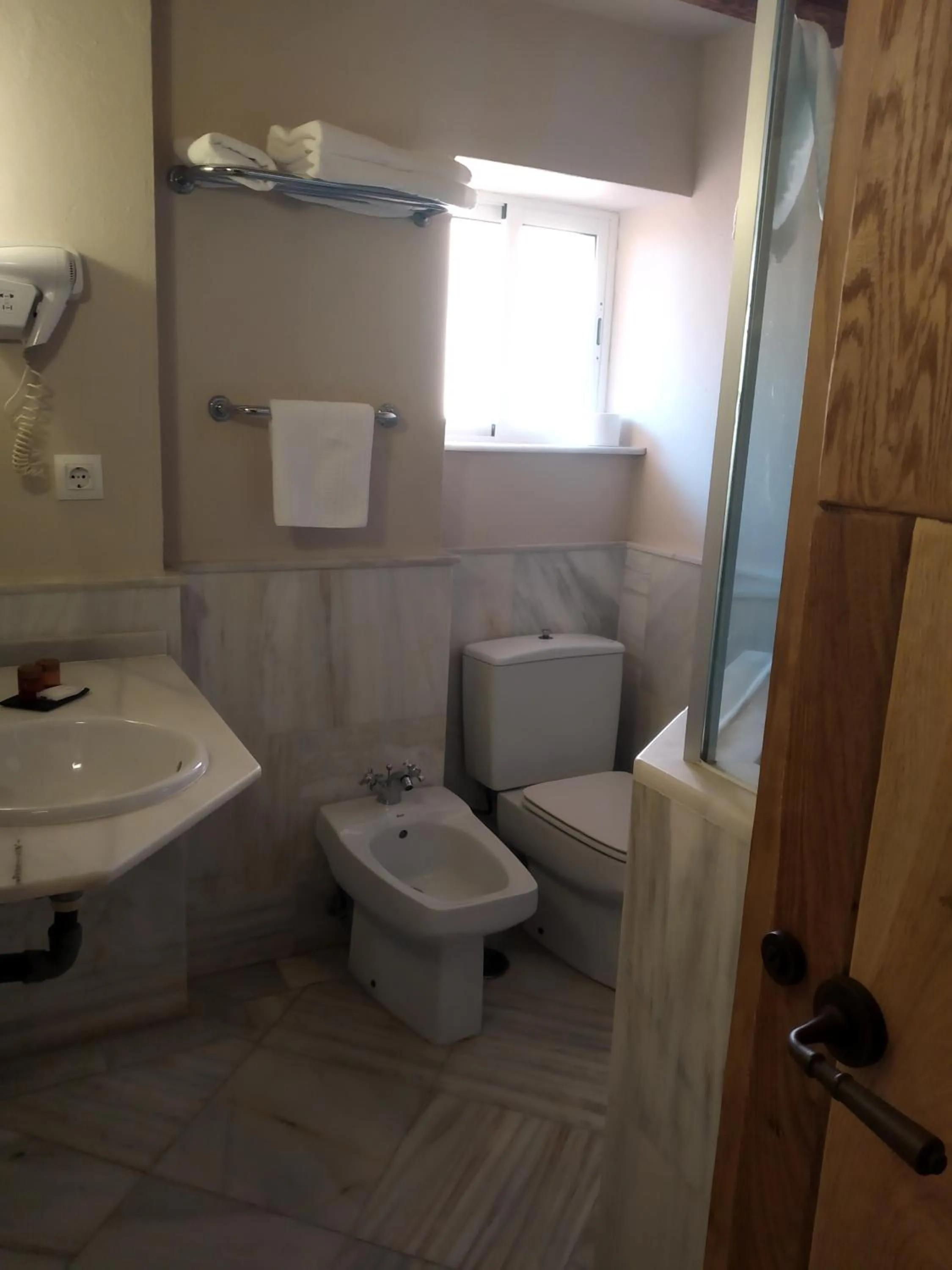 Bathroom in Beach Hotel Dos Mares