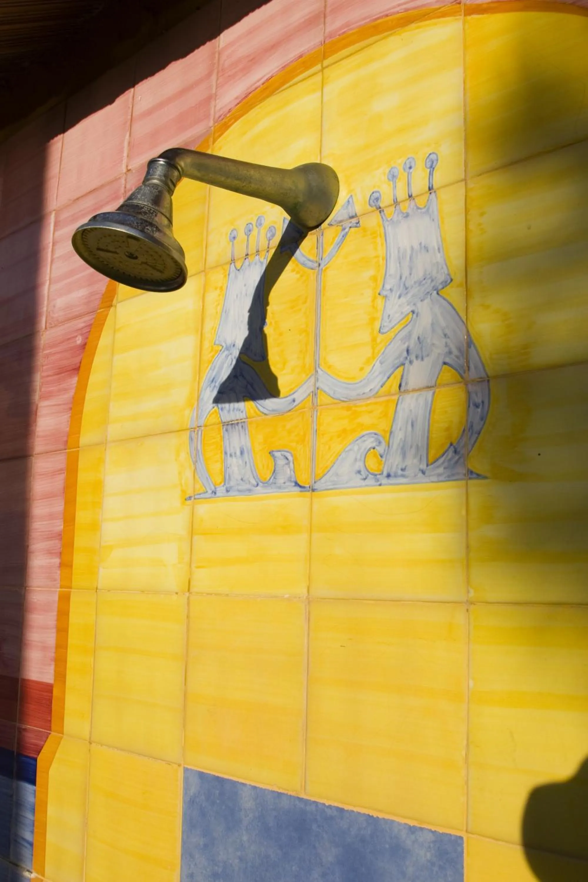 Shower in Beach Hotel Dos Mares