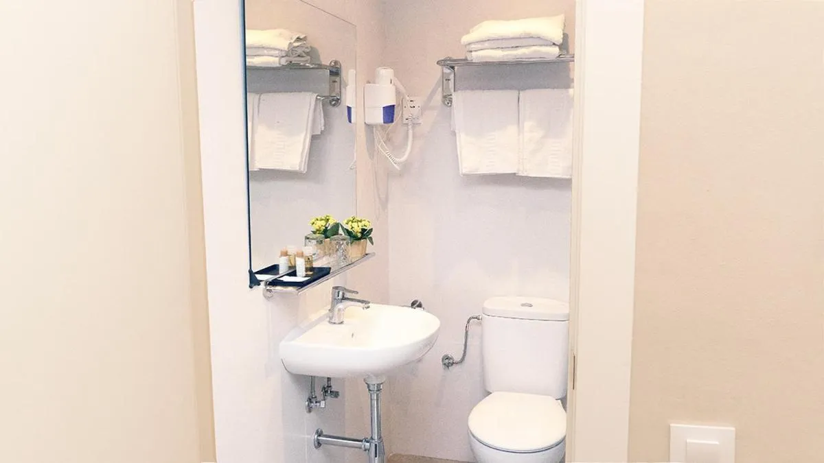 Bathroom in Hotel Coronado