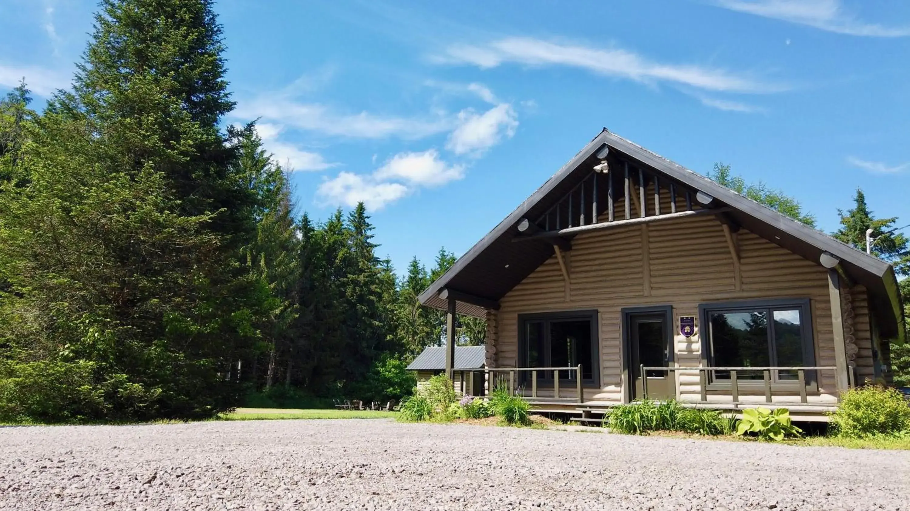 Les Chalets Tourisma - Chalet en bois rond avec spa - Chalet du 4e Les Chalets Tourisma - Chalet en bois rond avec spa - Chalet du 4e