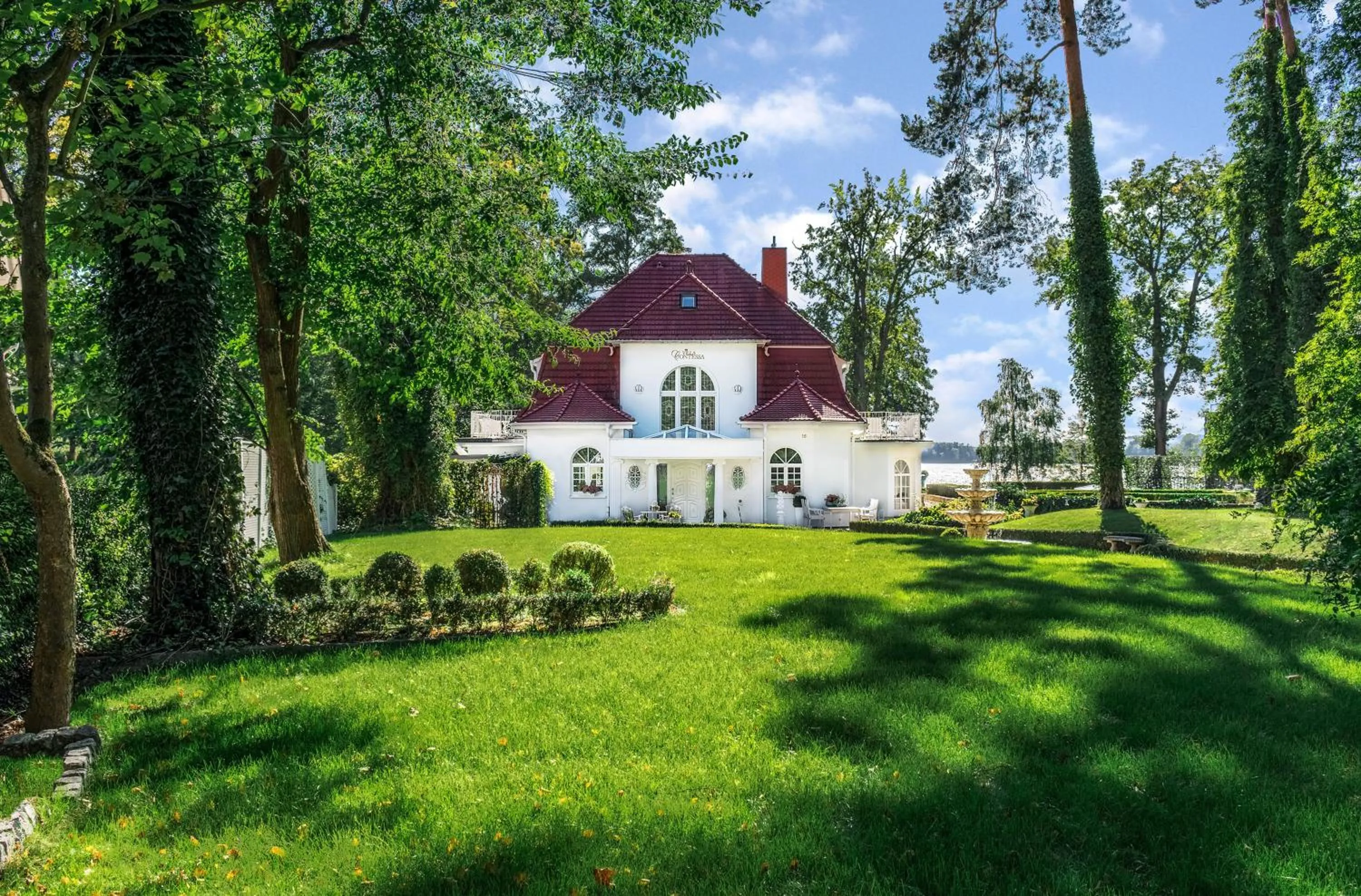 Property building in Villa Contessa - Luxury Spa Hotels