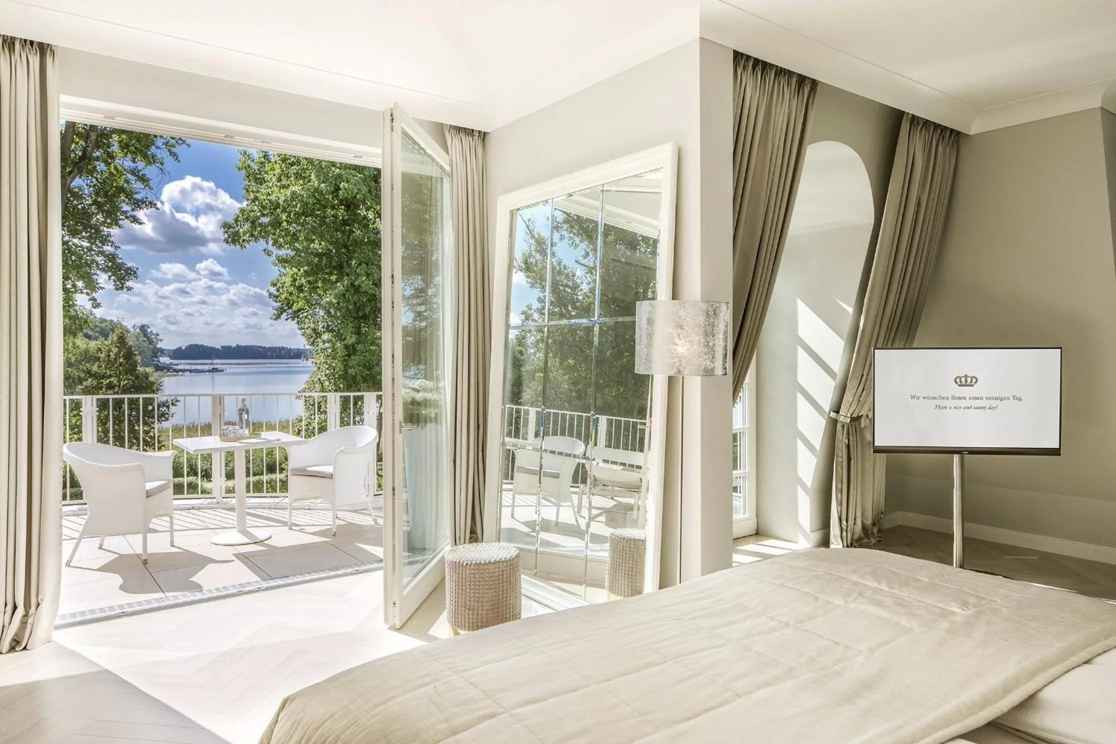 View (from property/room), Bed in Villa Contessa - Luxury Spa Hotels