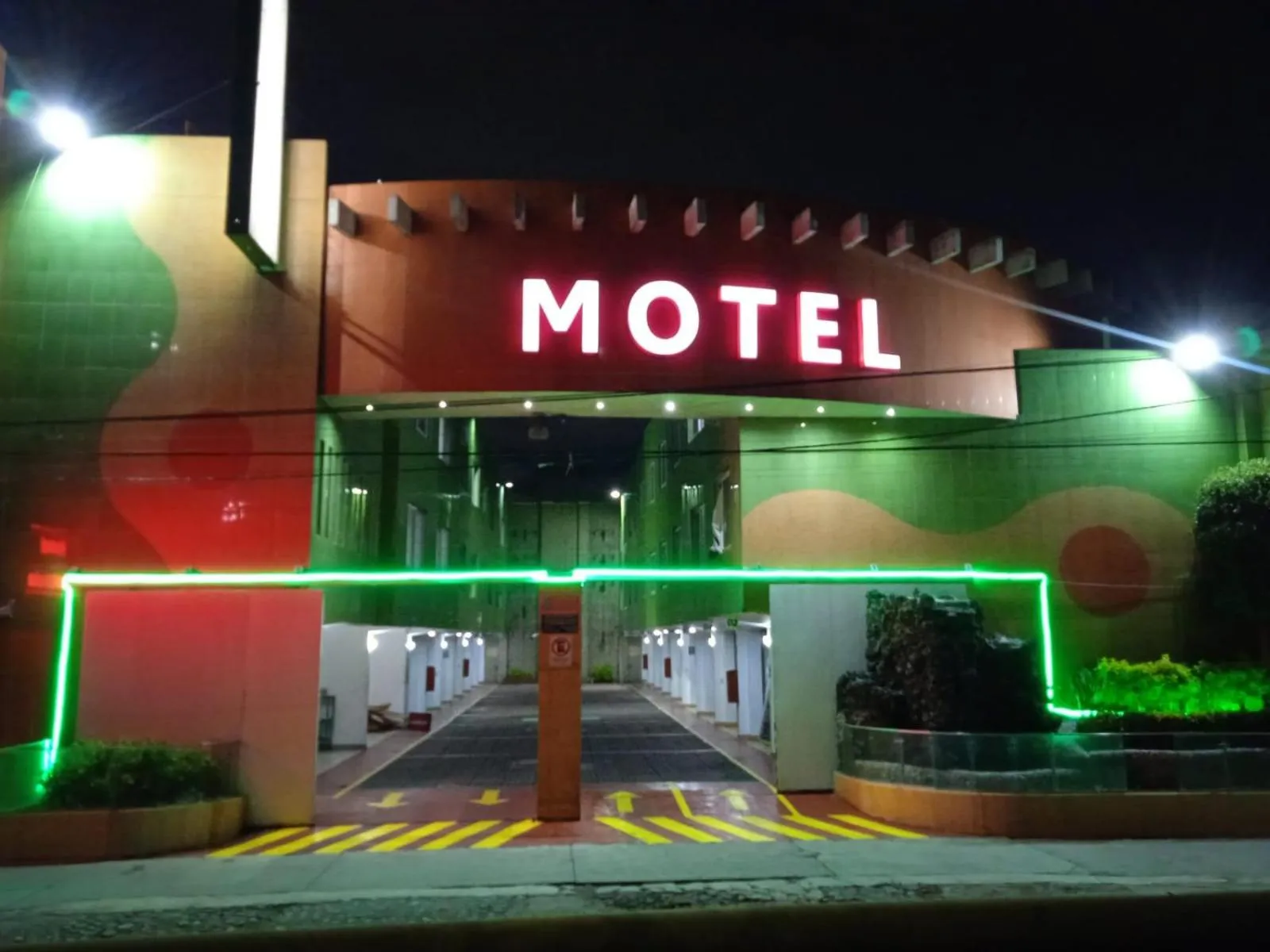 Property building in Hotel Florencia