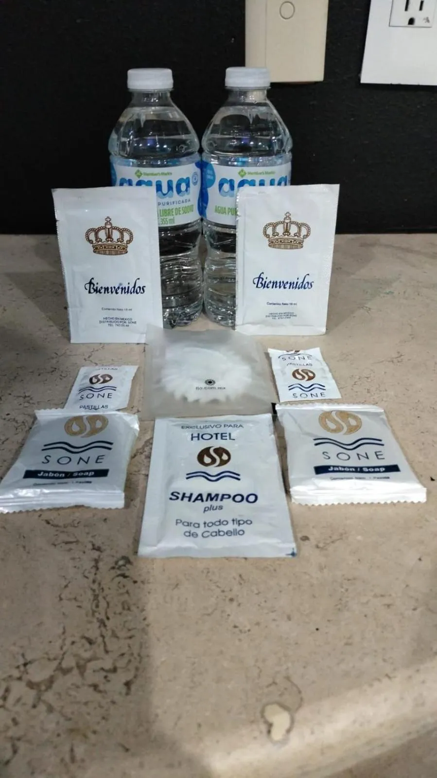 Property logo or sign in Hotel Florencia