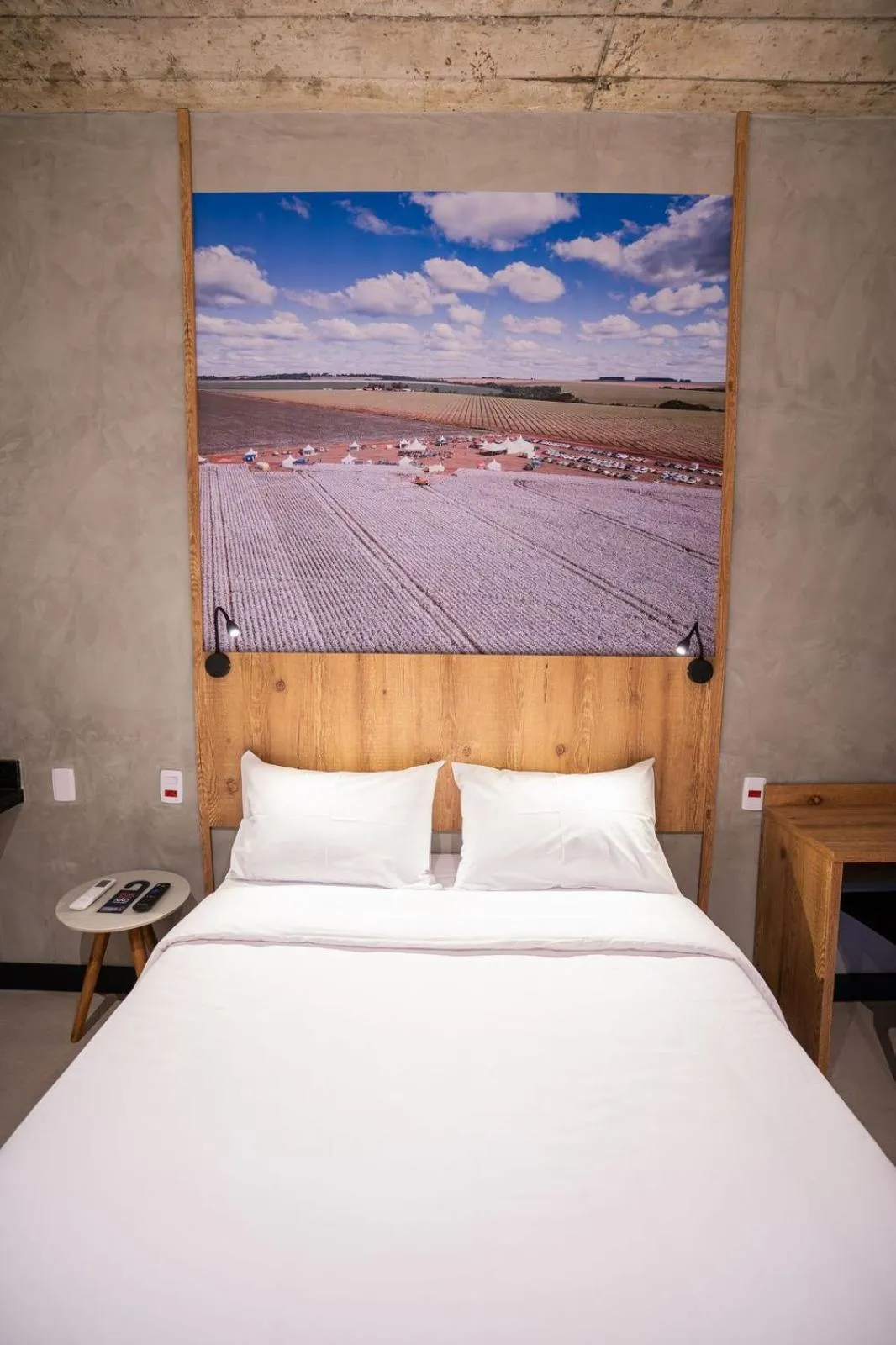 Photo of the whole room, Bed in CAMPOS DE HOLAMBRA INN