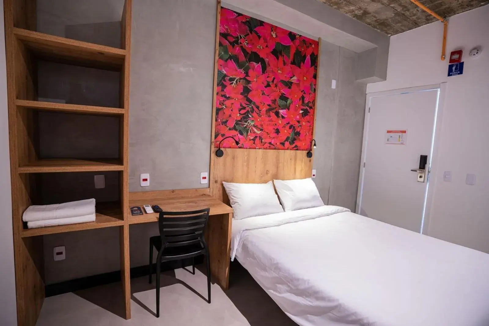 Double Room - single occupancy - Disability Access in CAMPOS DE HOLAMBRA INN Double Room - single occupancy - Disability Access in CAMPOS DE HOLAMBRA INN