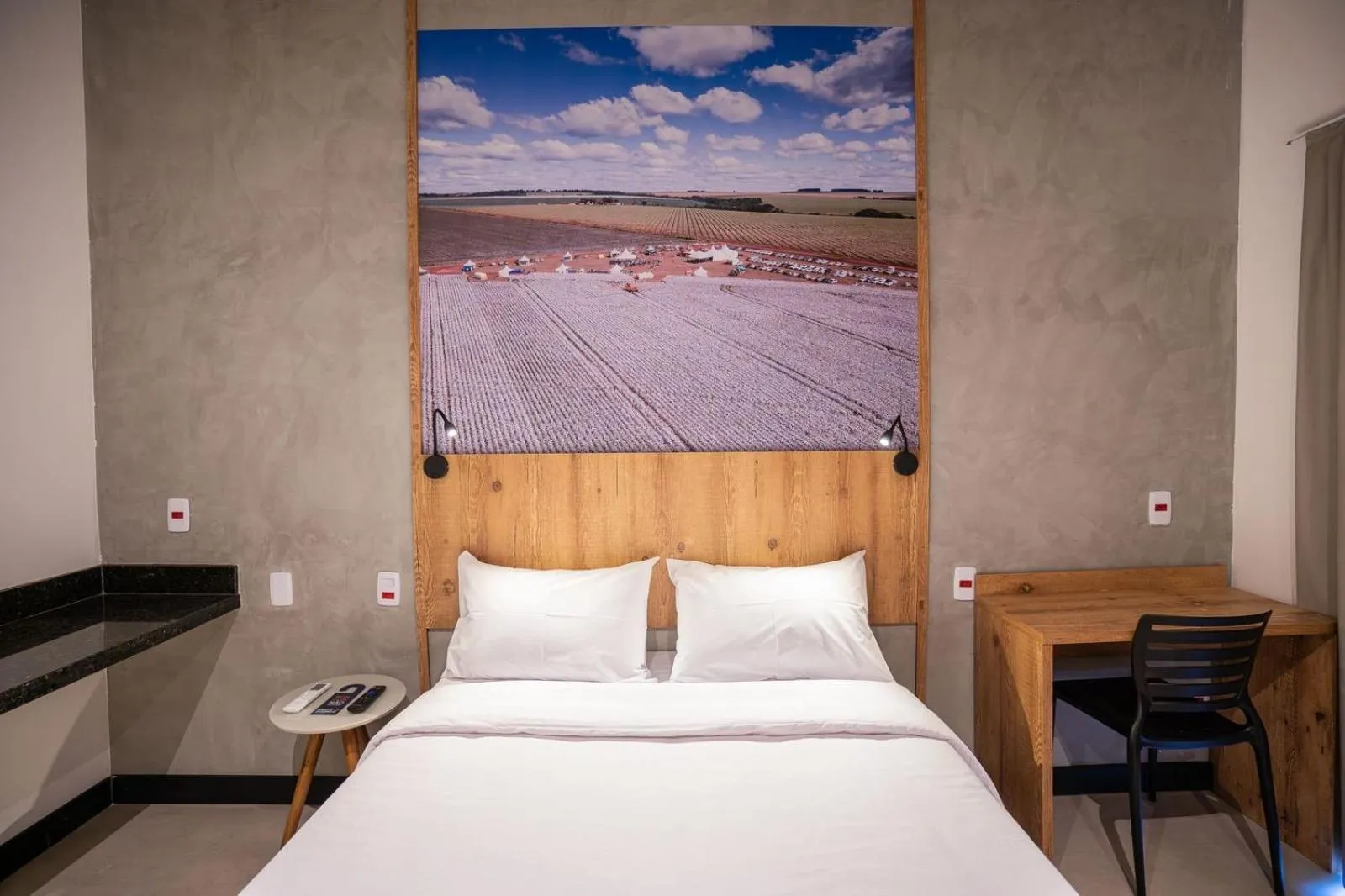 Photo of the whole room, Bed in CAMPOS DE HOLAMBRA INN