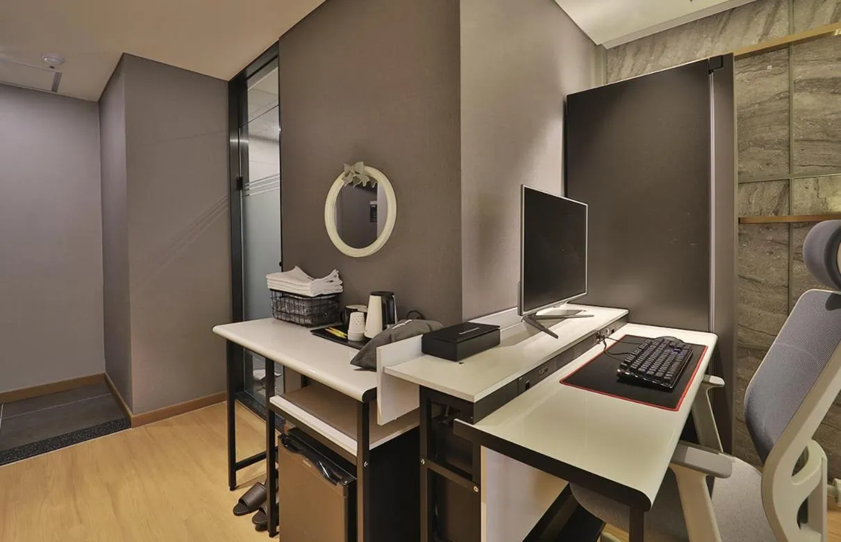 TV and multimedia in Rose Bay Hotel