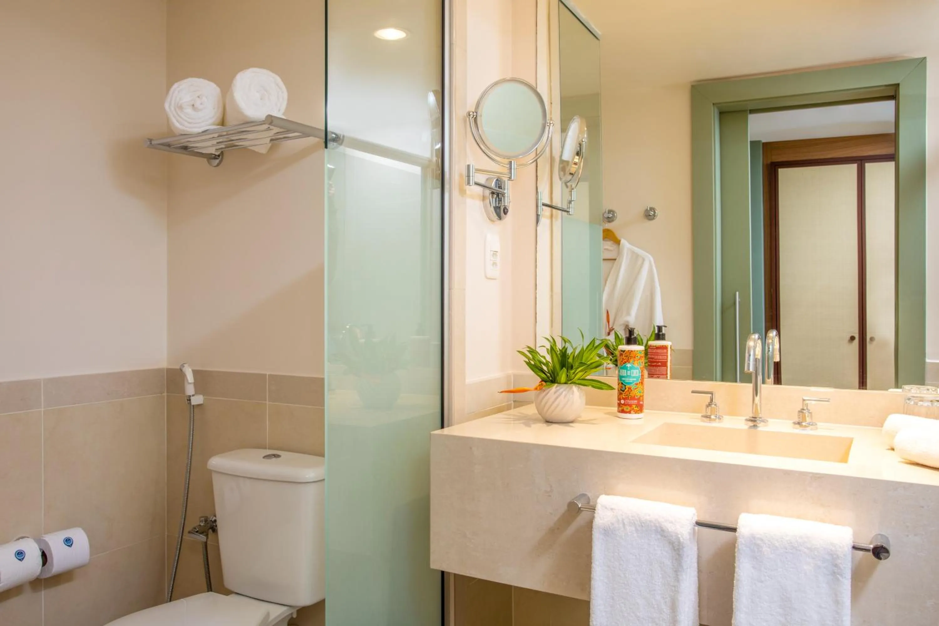 Bathroom in Grand Mercure Rio de Janeiro Copacabana