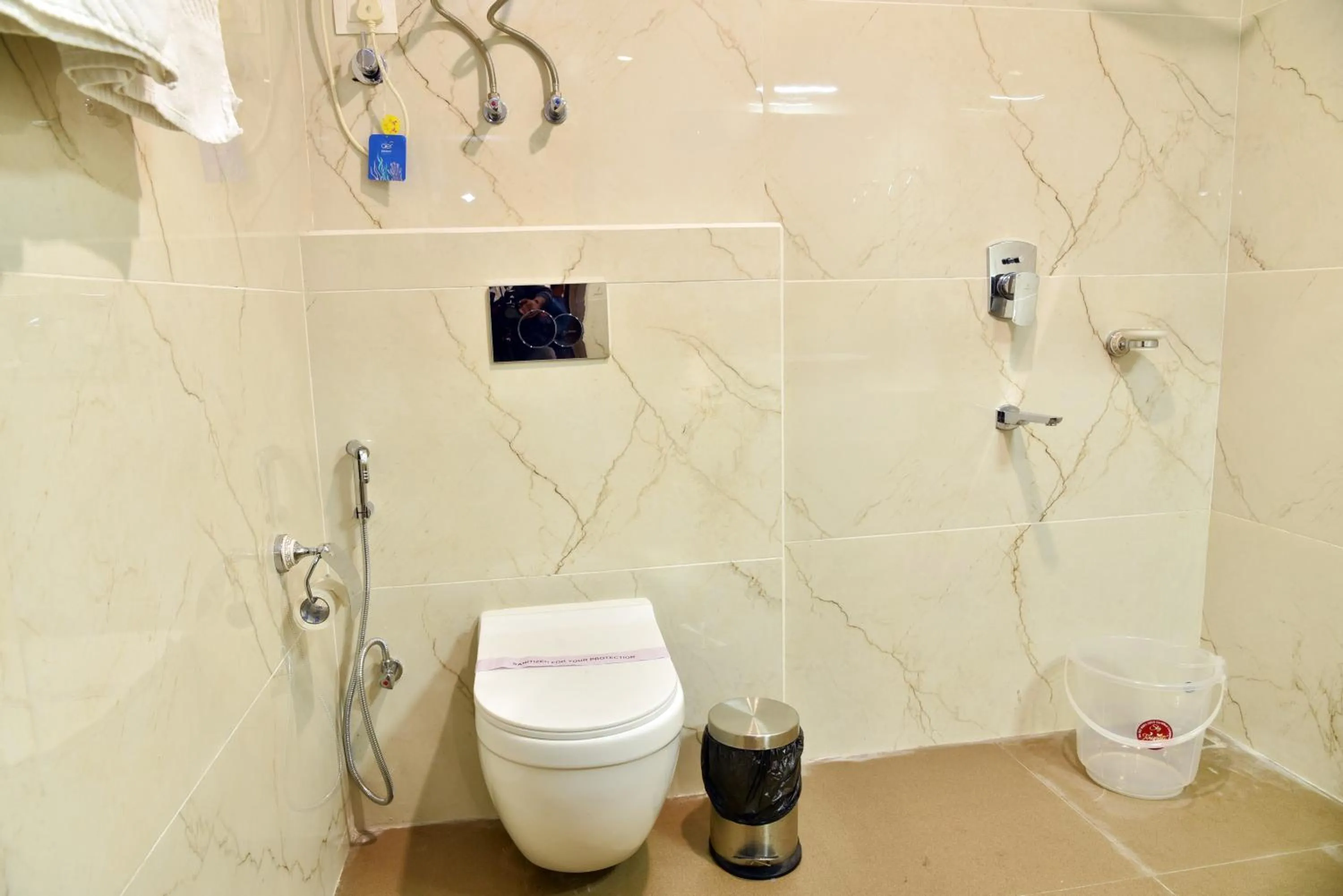 Bathroom in Rufina Pinasa Residency