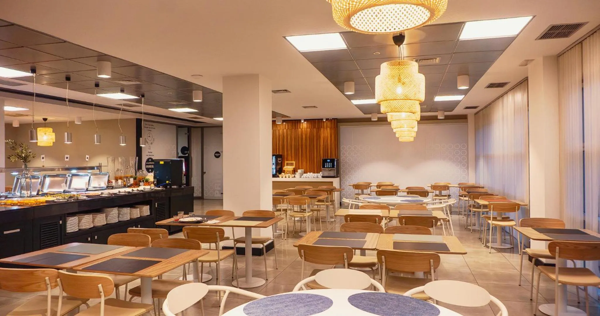 Buffet breakfast in Apartamentos Vértice Sevilla Aljarafe