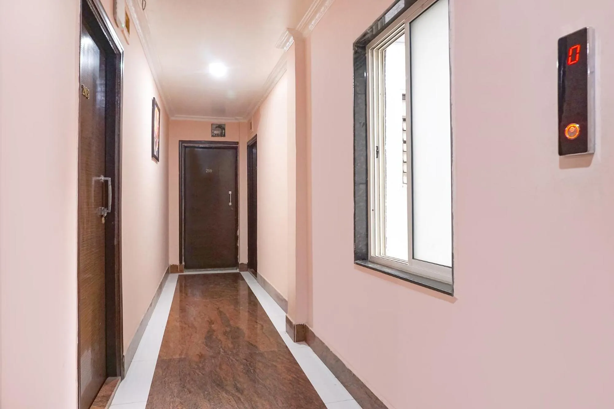 Lobby or reception in FabHotel Rachana Residency - Nr Shivaji Nagar Metro Station and Railway Station