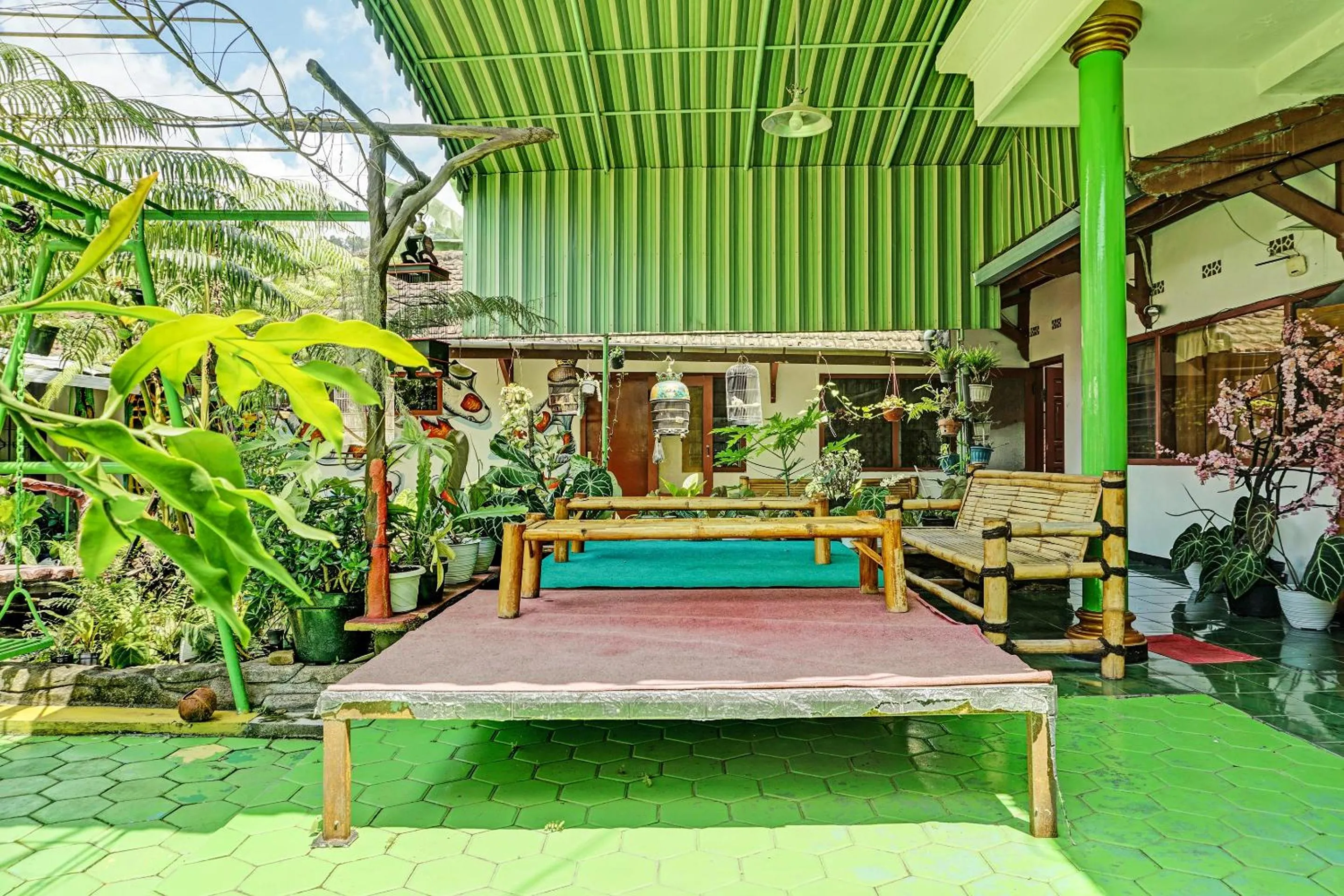 Lobby or reception in OYO Life 92376 Agape Villa