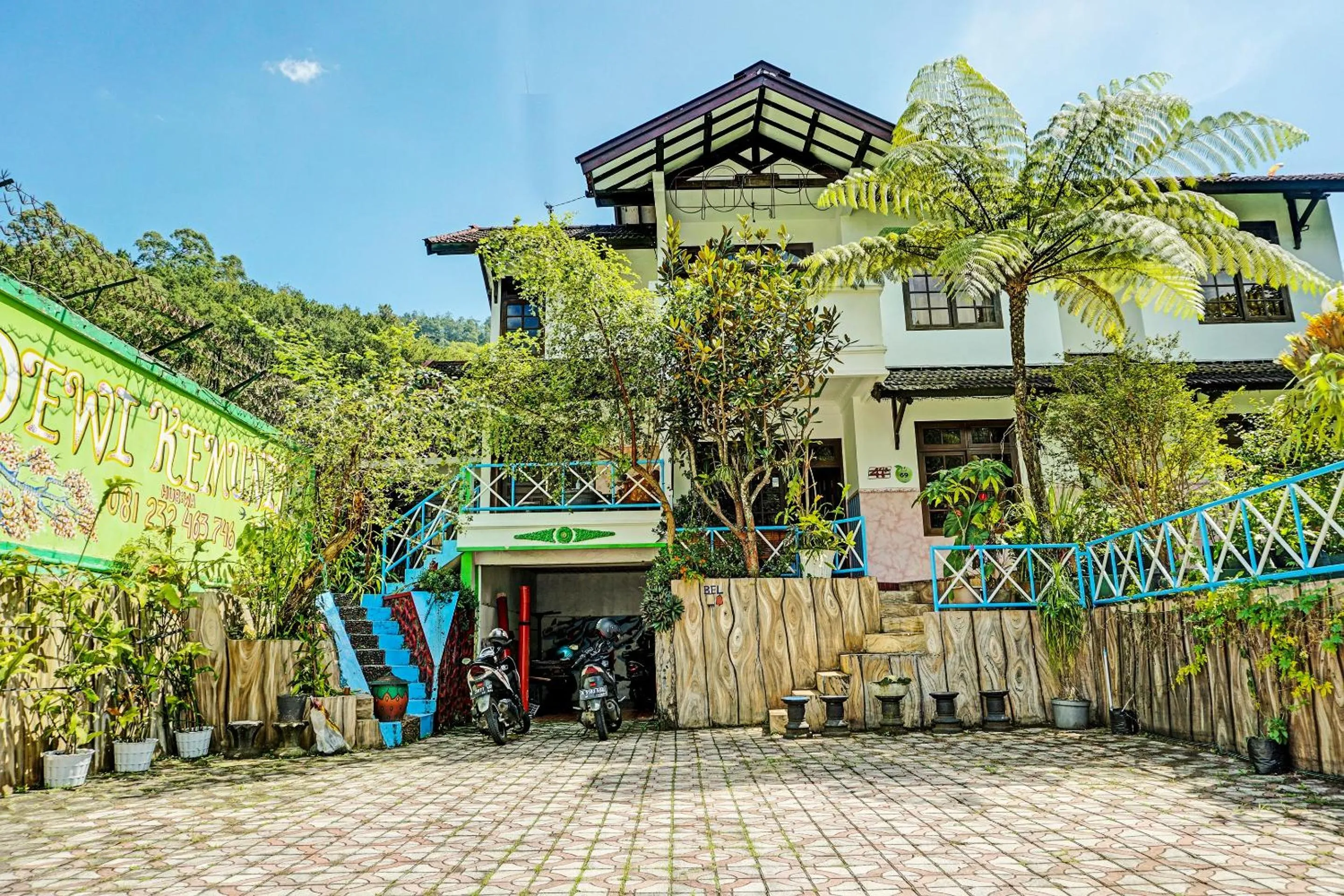 Facade/entrance in OYO Life 92376 Agape Villa