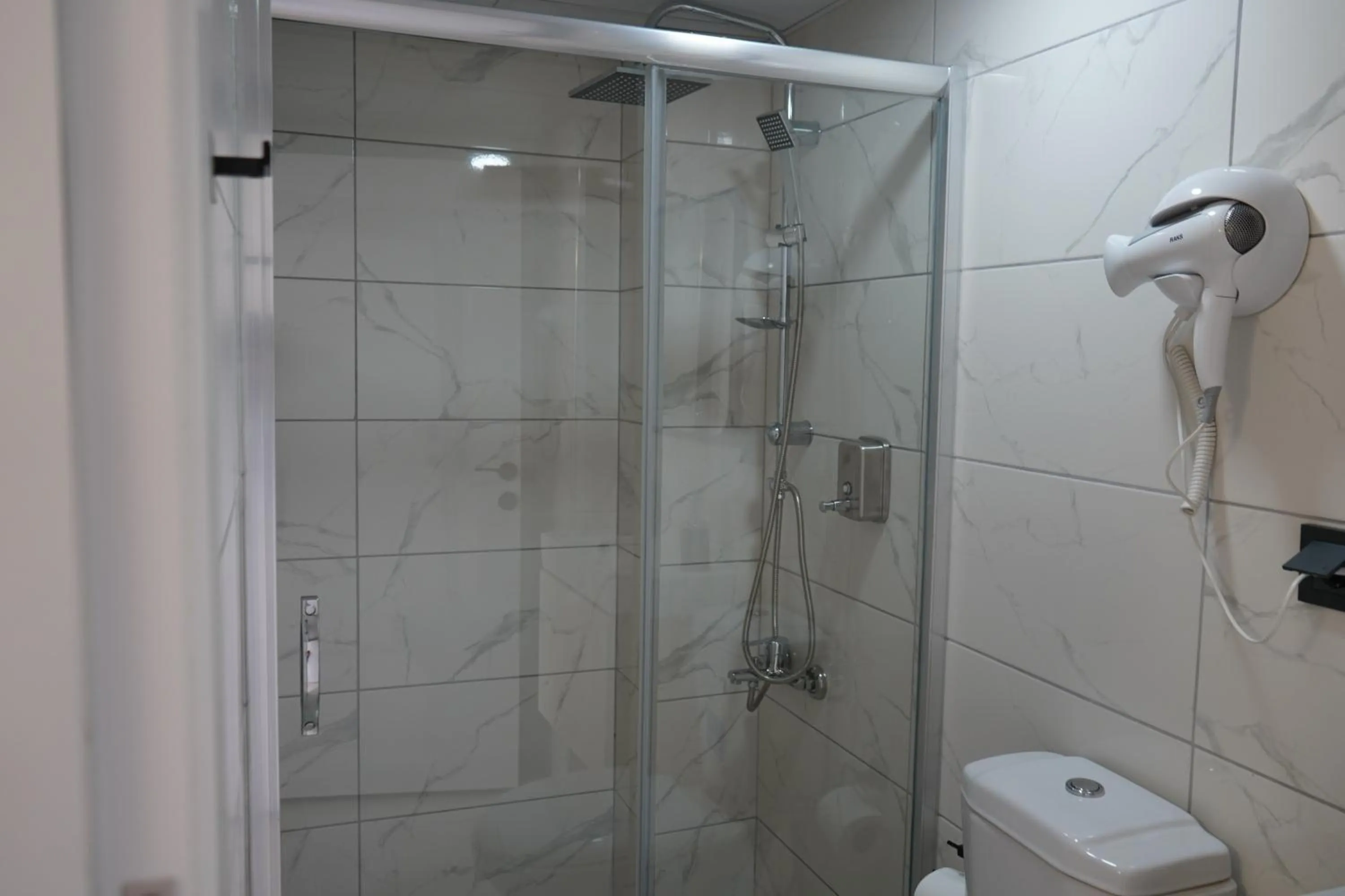 Shower in MOF Comfort Edirne