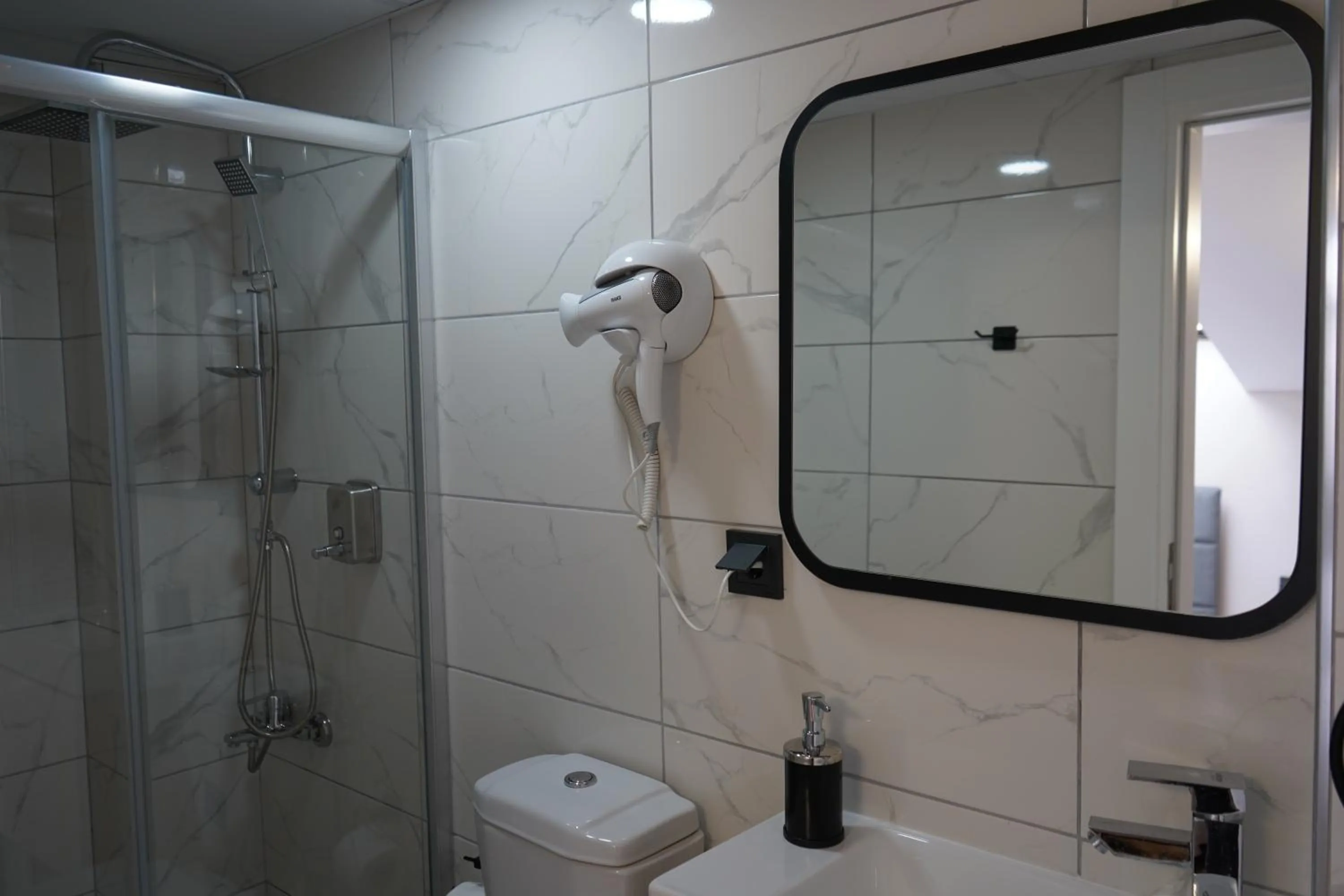 Shower in MOF Comfort Edirne