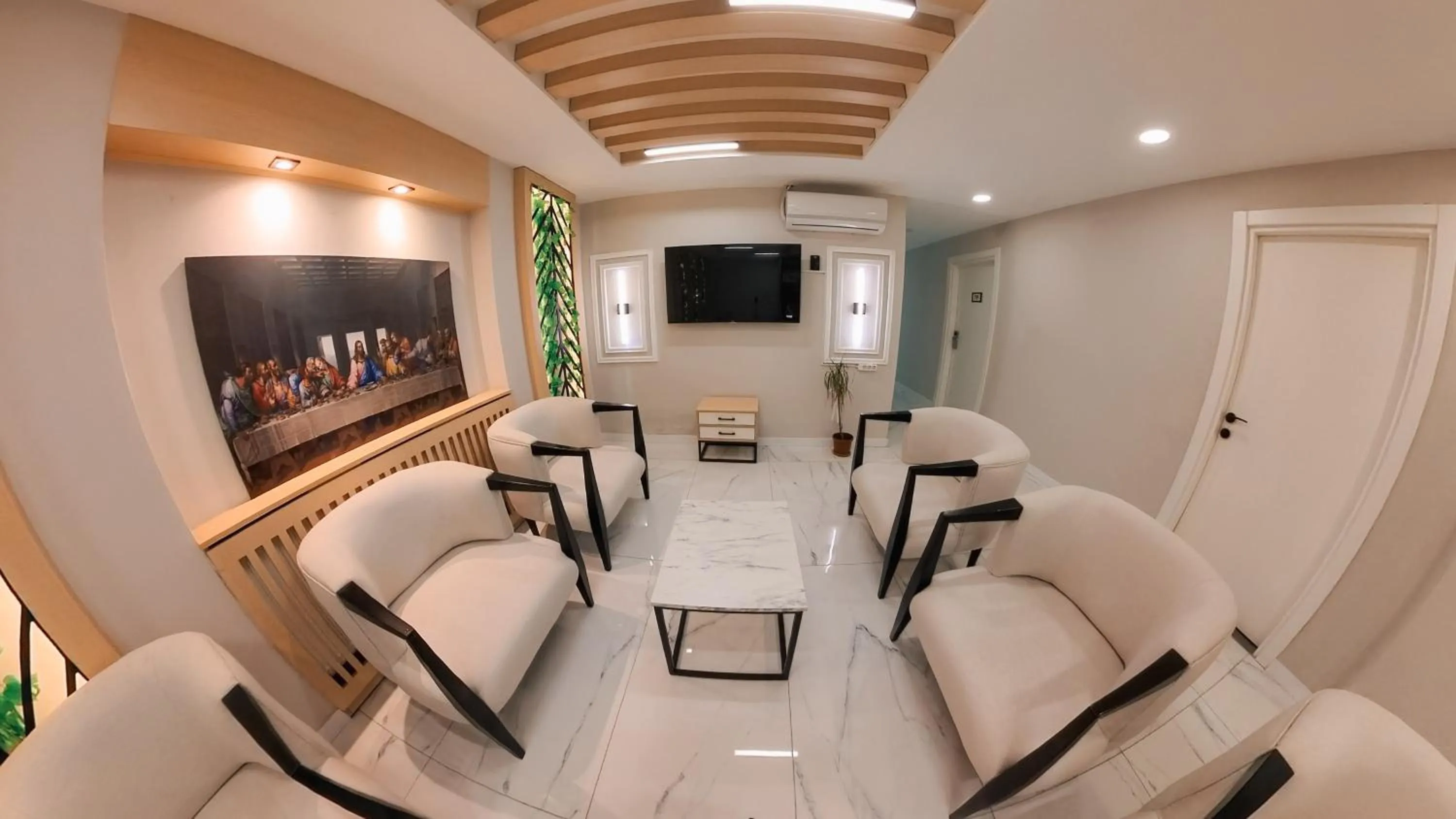 Communal lounge/ TV room in MOF Comfort Edirne