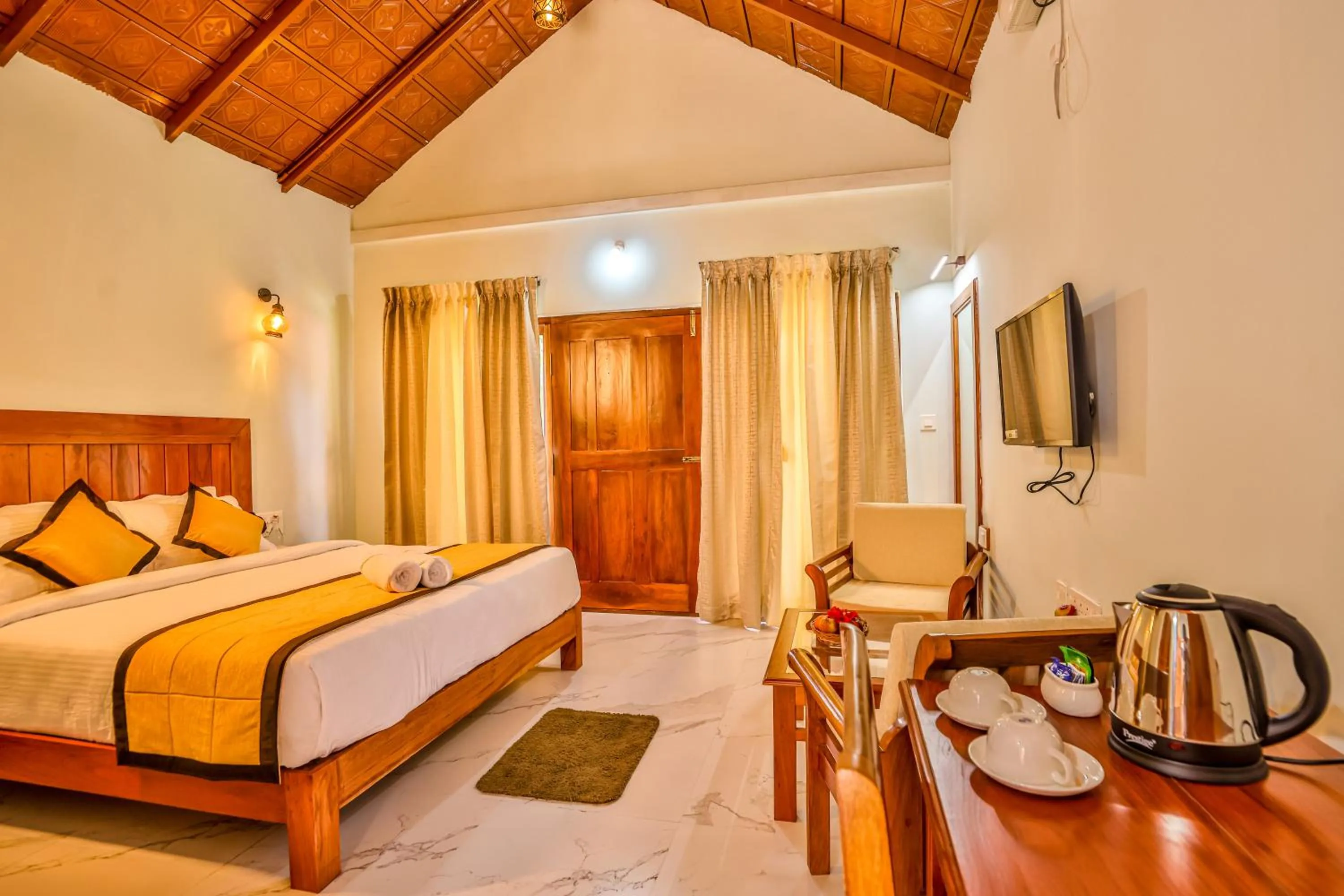 Bedroom, Bed in Hill Crest Resort - Coorg