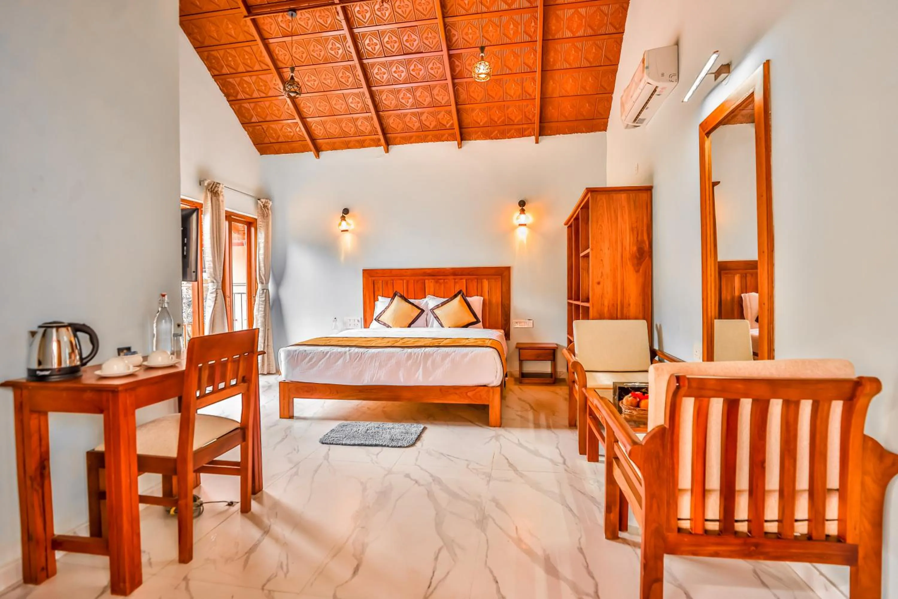 Bedroom, Bed in Hill Crest Resort - Coorg