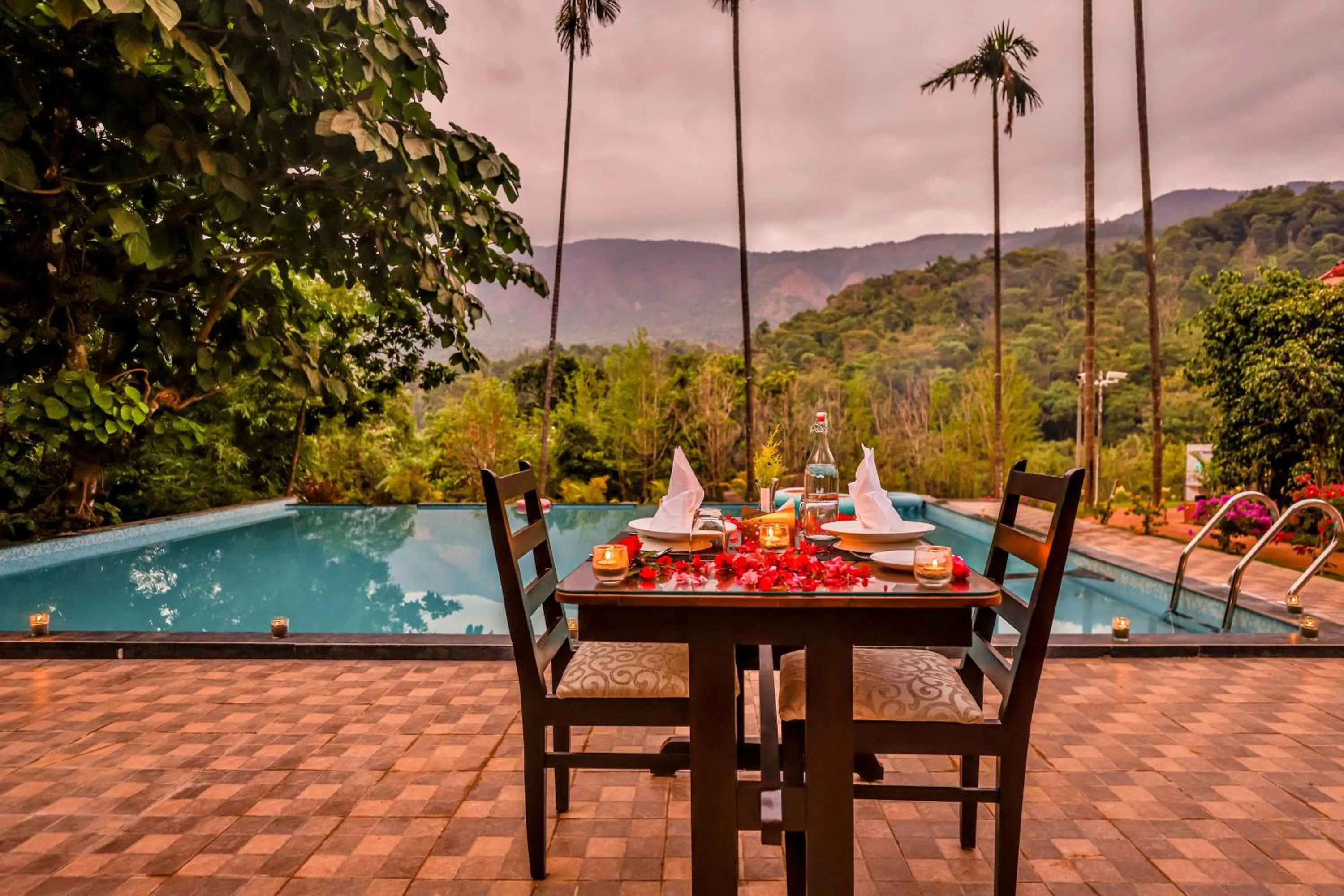 Food and drinks in Hill Crest Resort - Coorg
