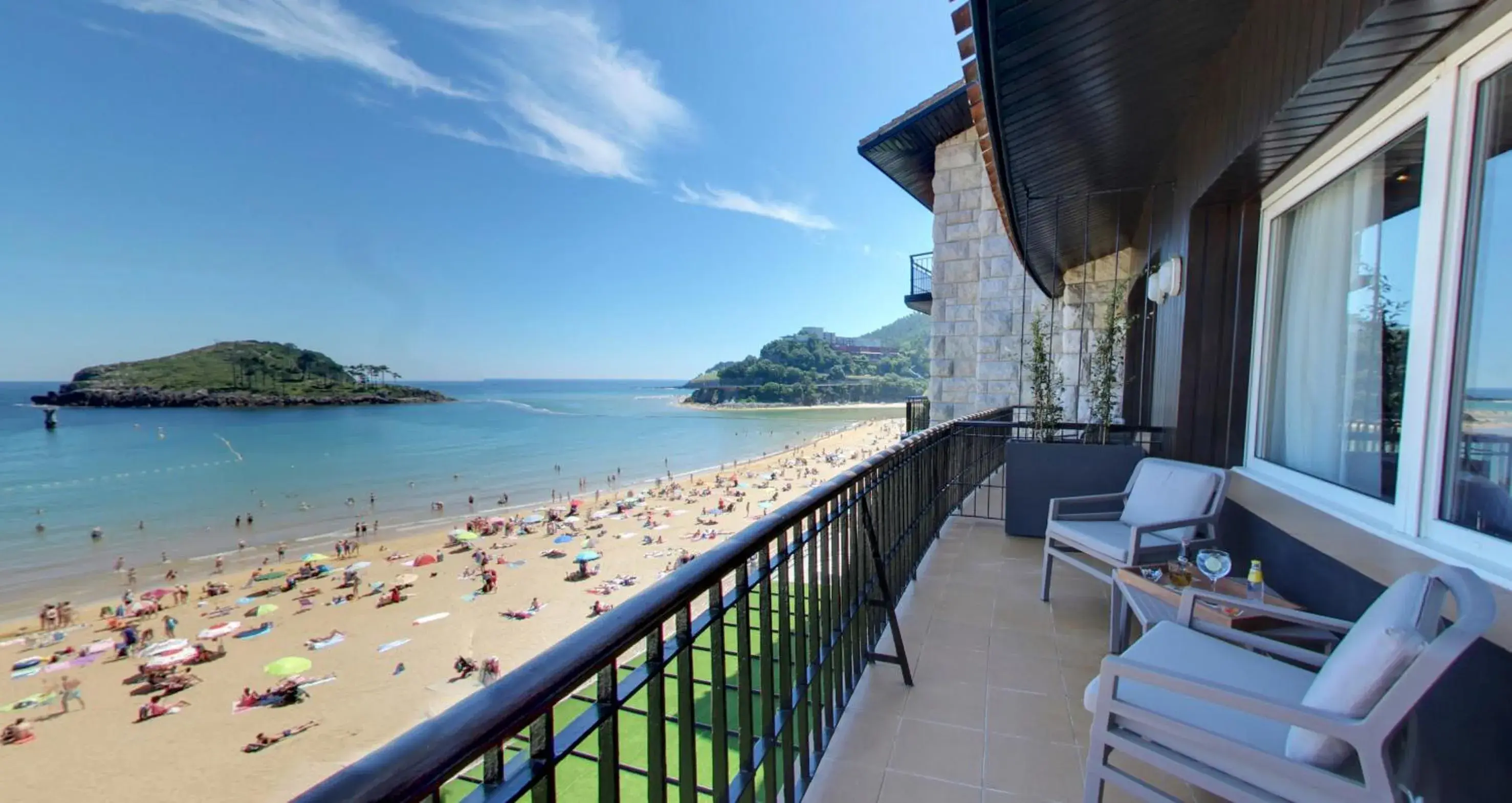 Deluxe Double Room with Sea View in Hotel Silken Palacio Uribarren Deluxe Double Room with Sea View in Hotel Silken Palacio Uribarren