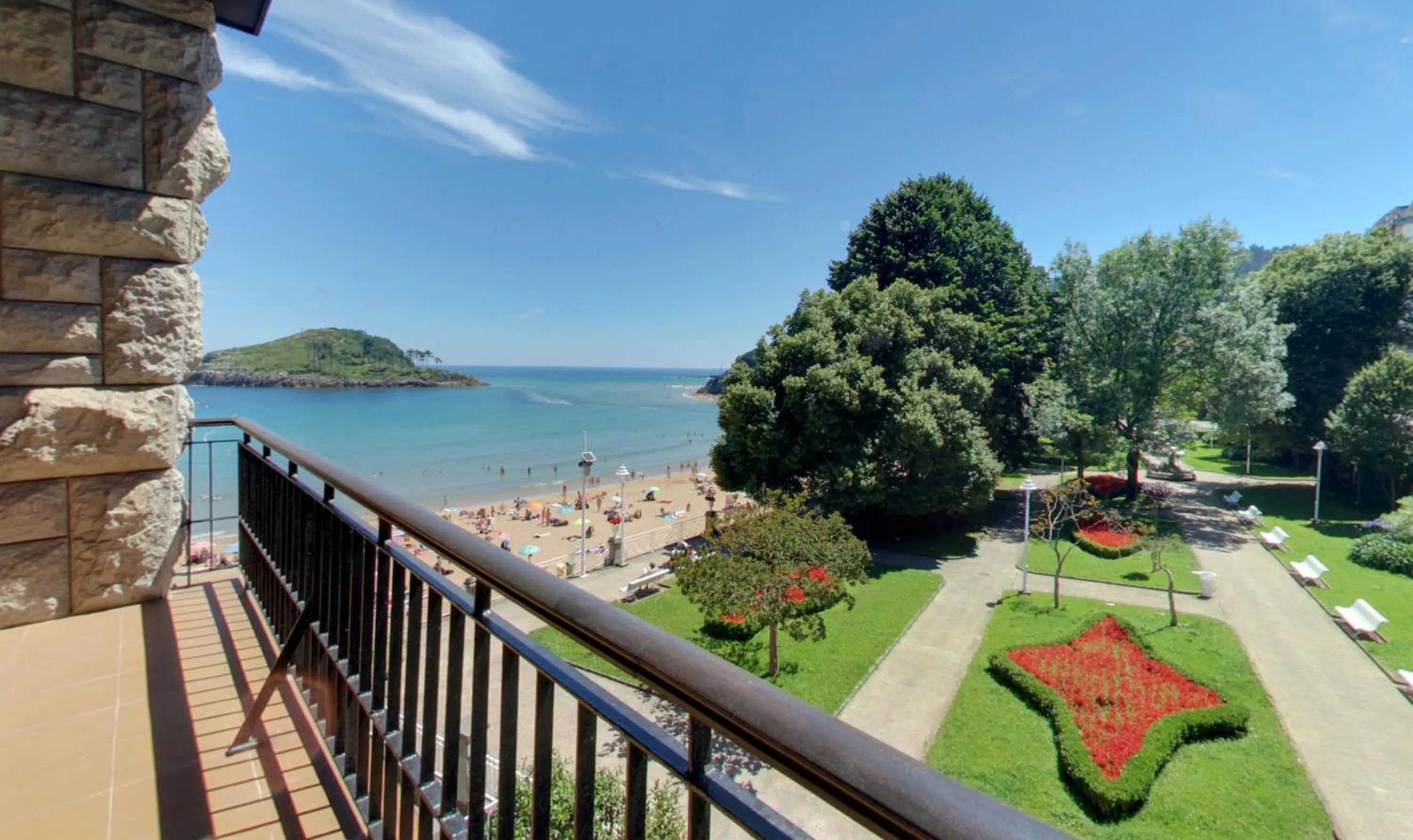Balcony/Terrace in Hotel Silken Palacio Uribarren