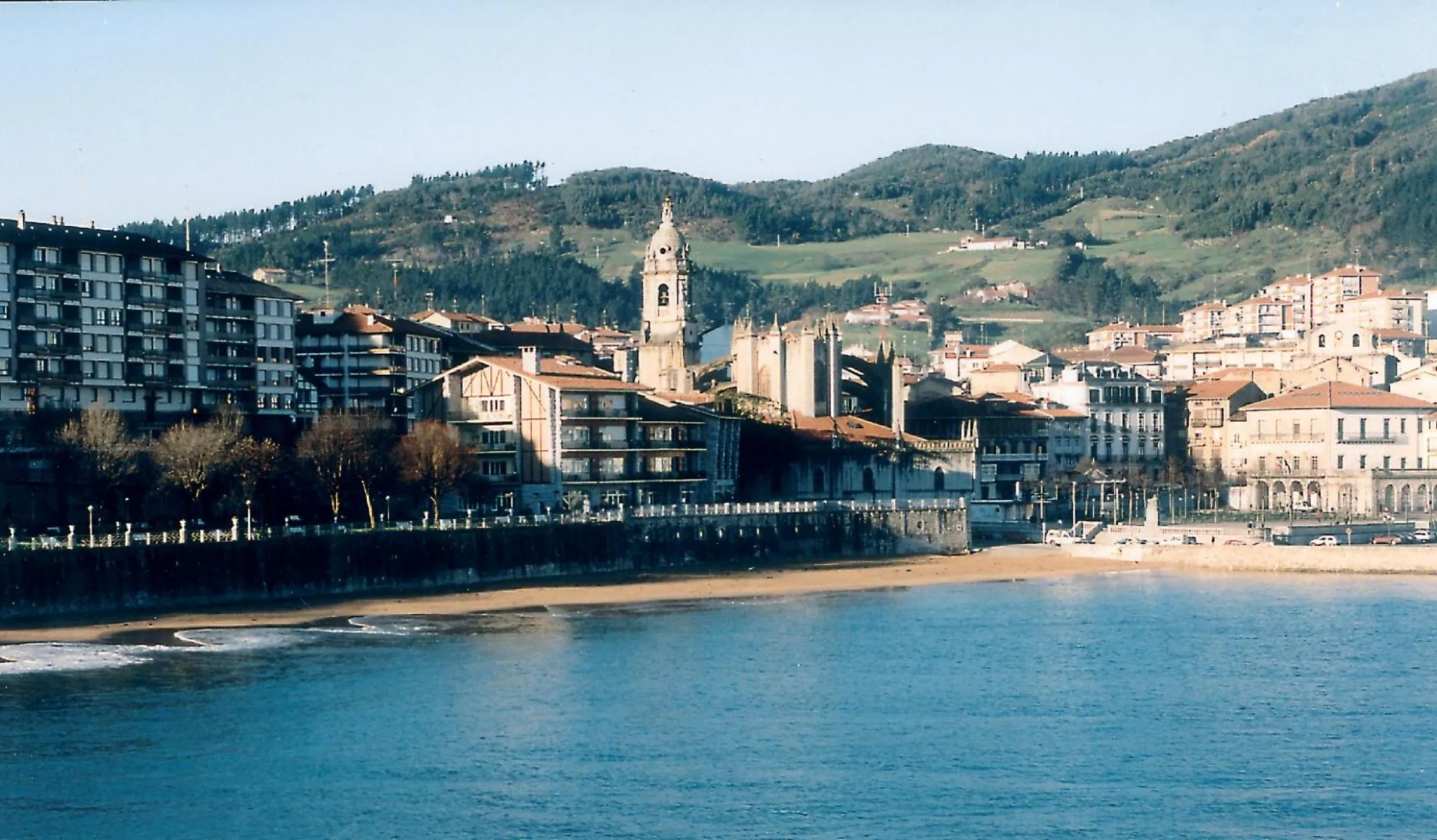 Beach in Hotel Silken Palacio Uribarren