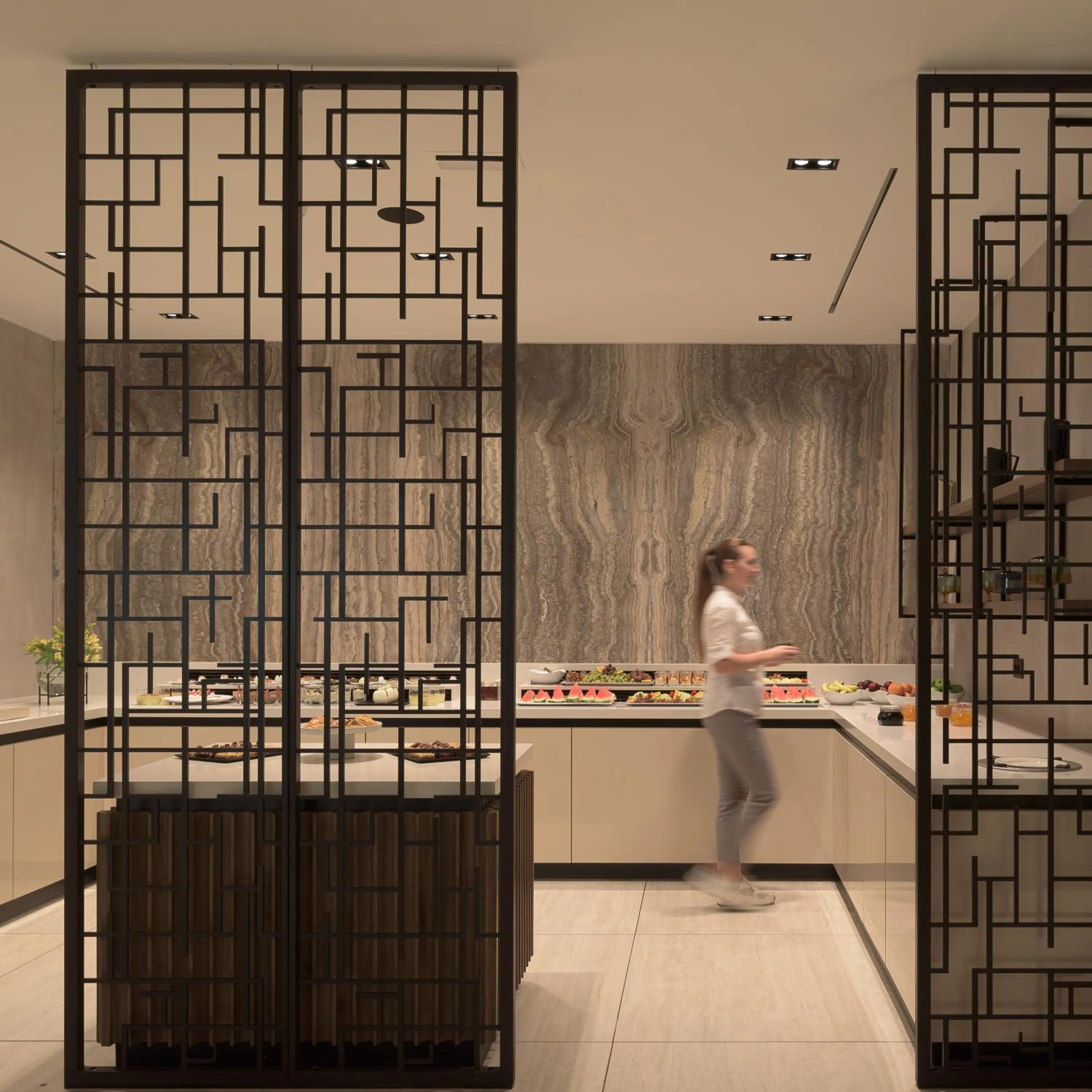 Restaurant/places to eat in Theartemis Palace