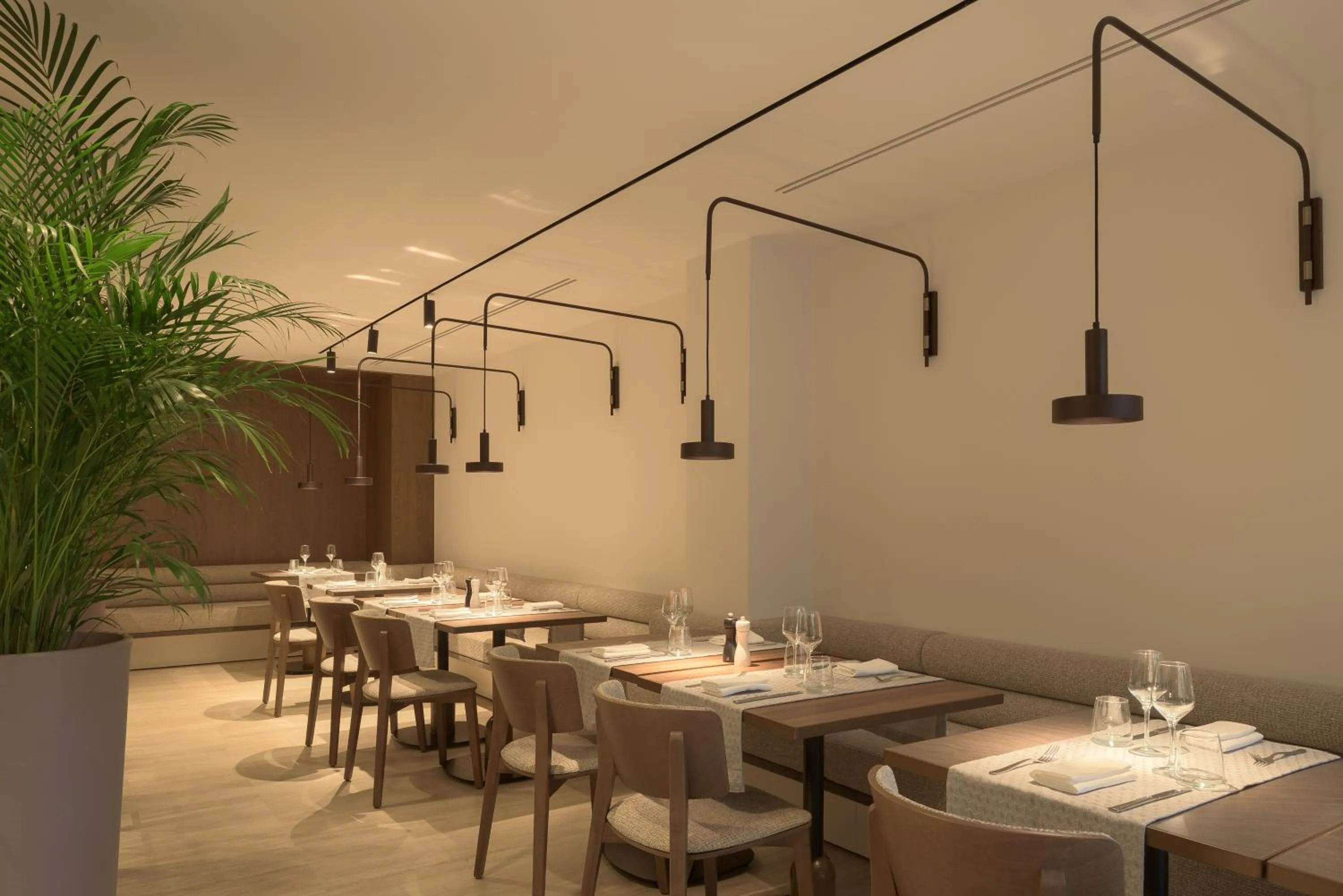 Restaurant/places to eat in Theartemis Palace