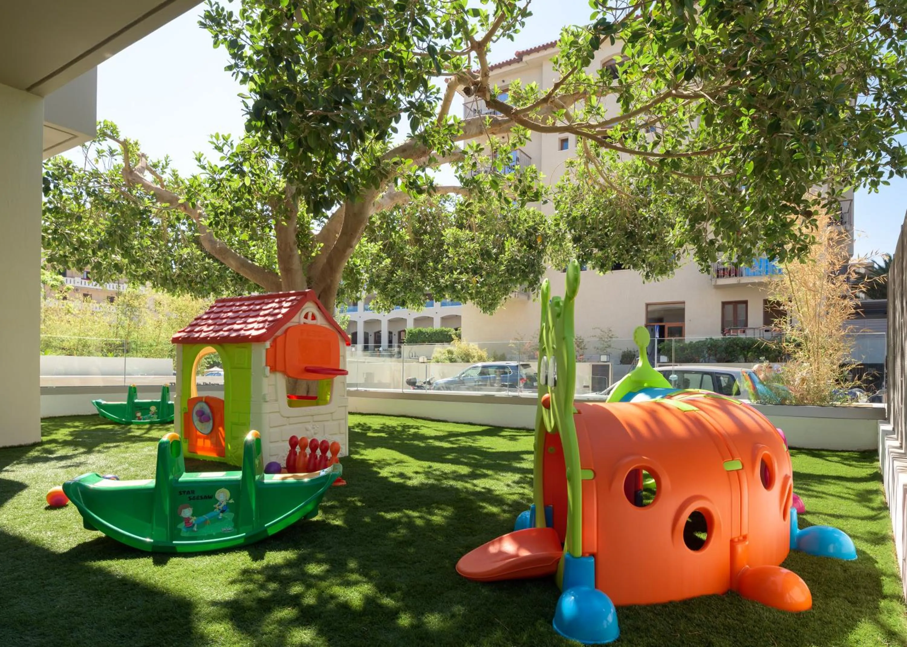 Day in Theartemis Palace