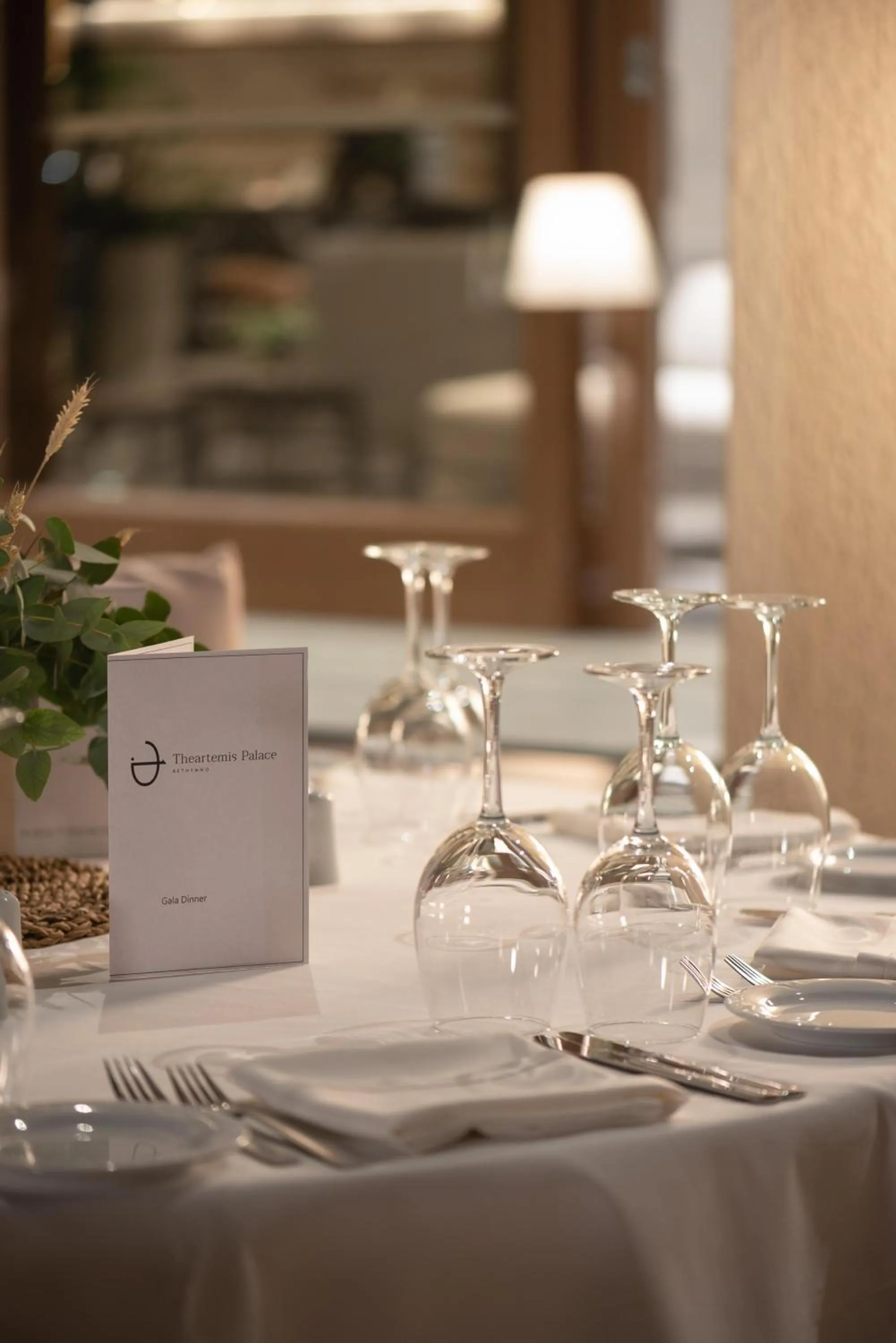 Restaurant/places to eat in Theartemis Palace