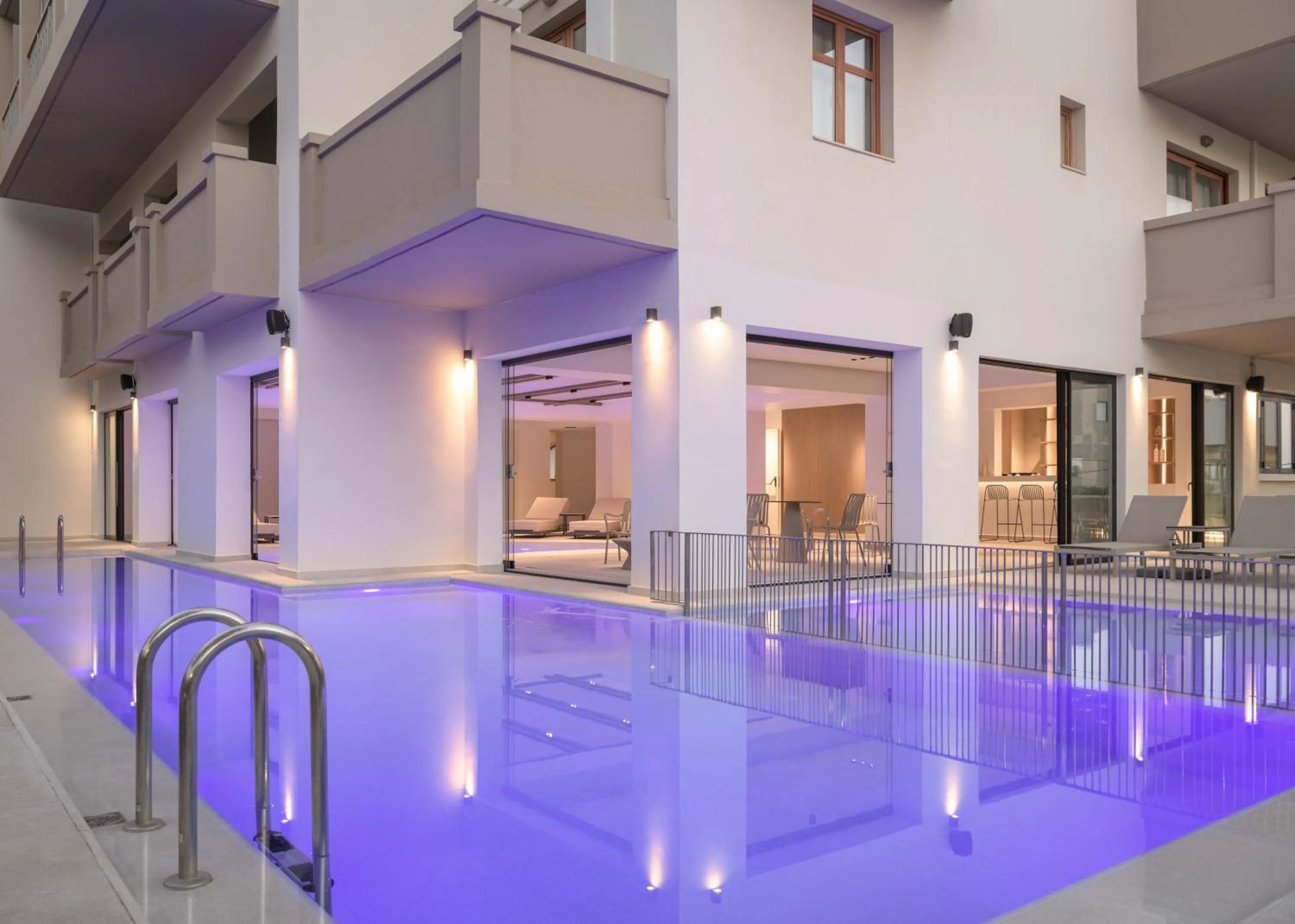 Swimming pool in Theartemis Palace