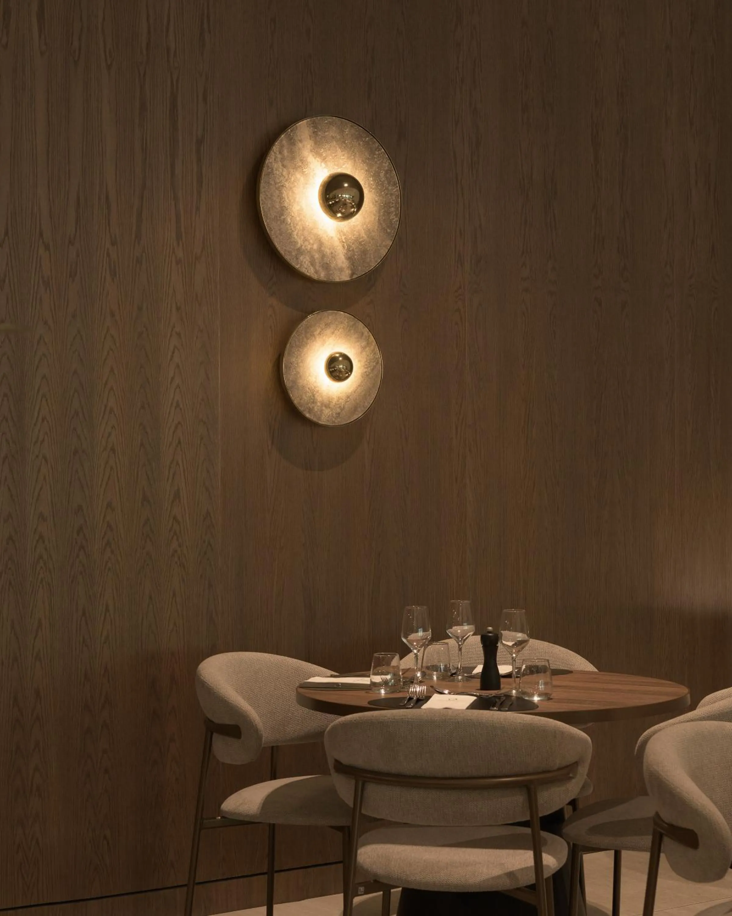 Restaurant/places to eat in Theartemis Palace