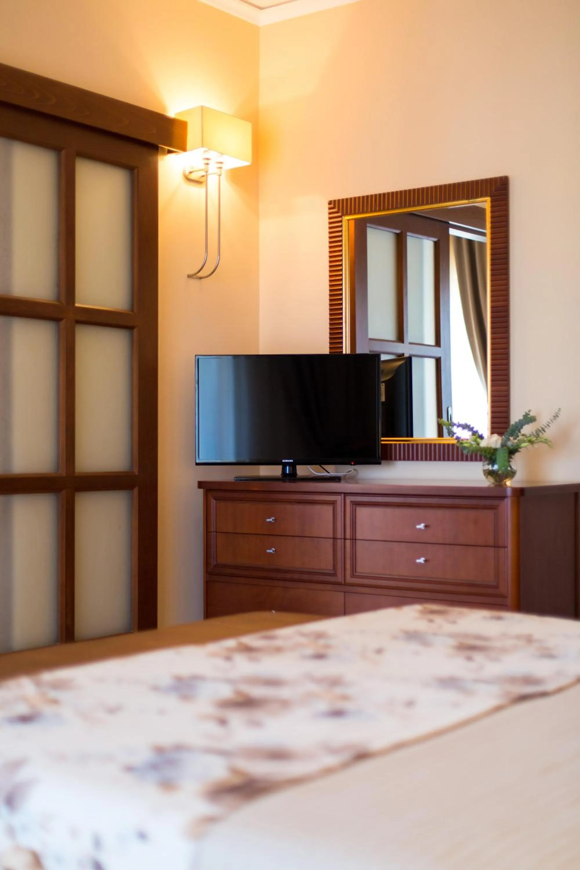 Photo of the whole room, Bed in Theartemis Palace