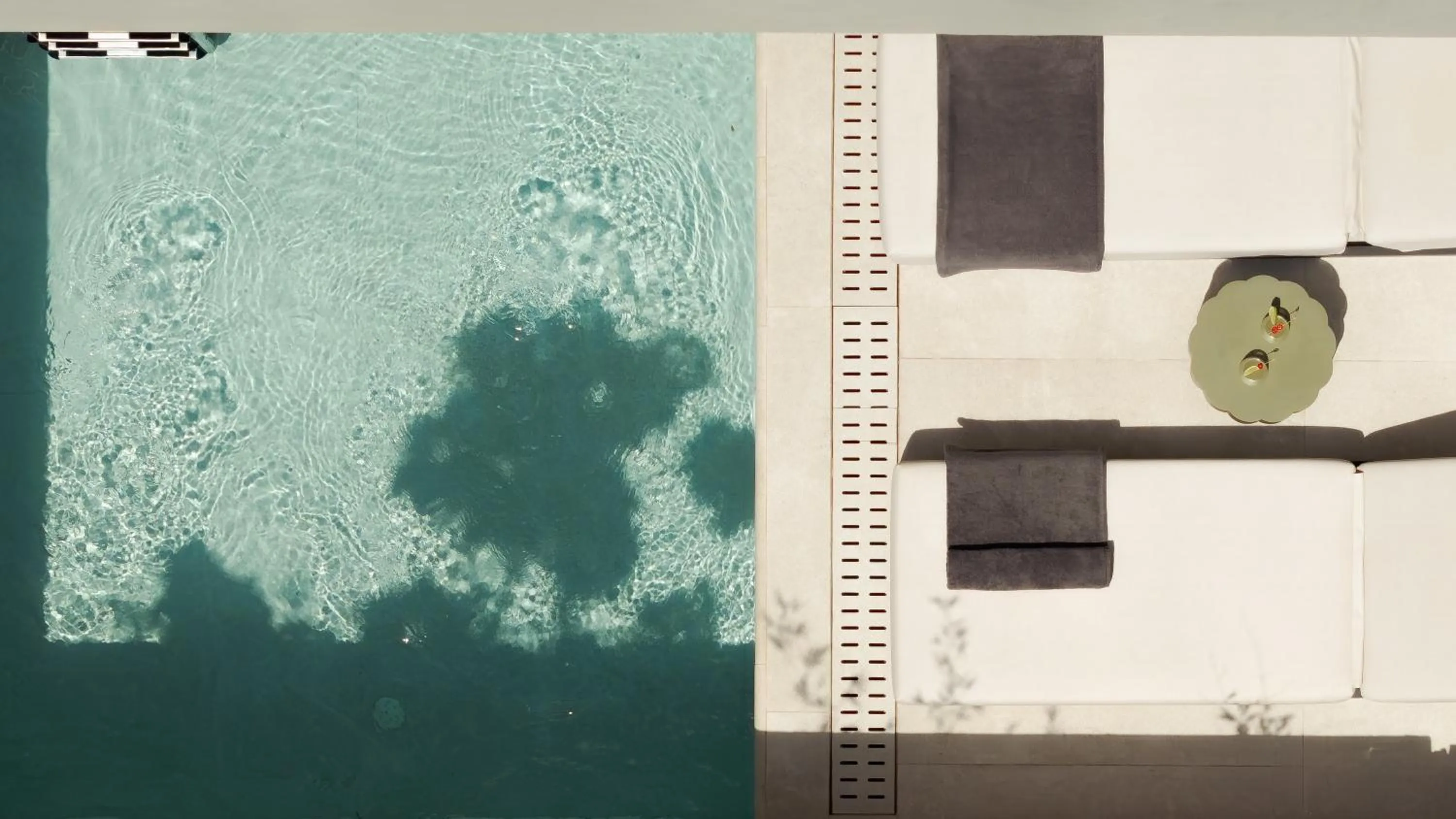 Swimming pool in Theartemis Palace