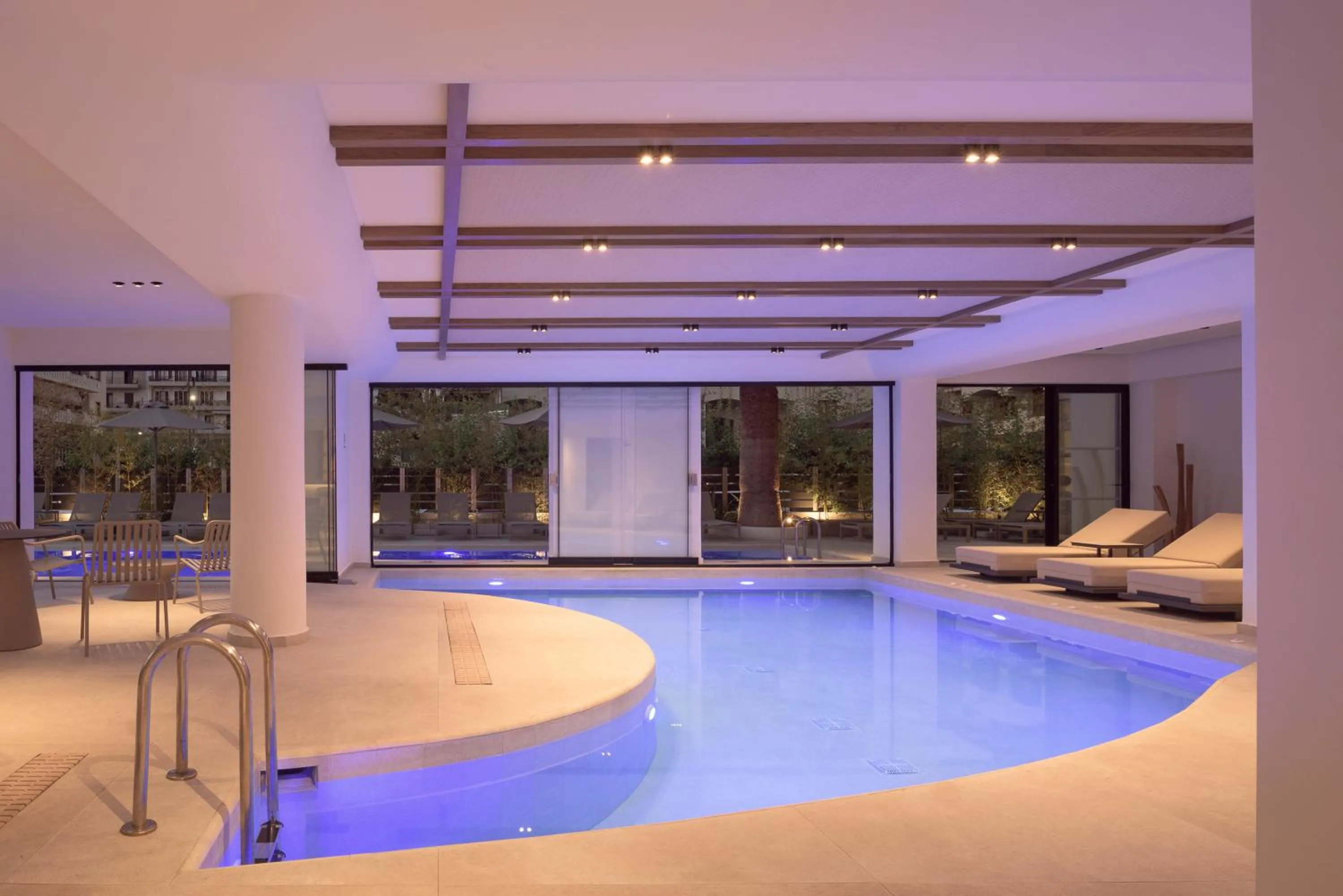 Swimming pool in Theartemis Palace