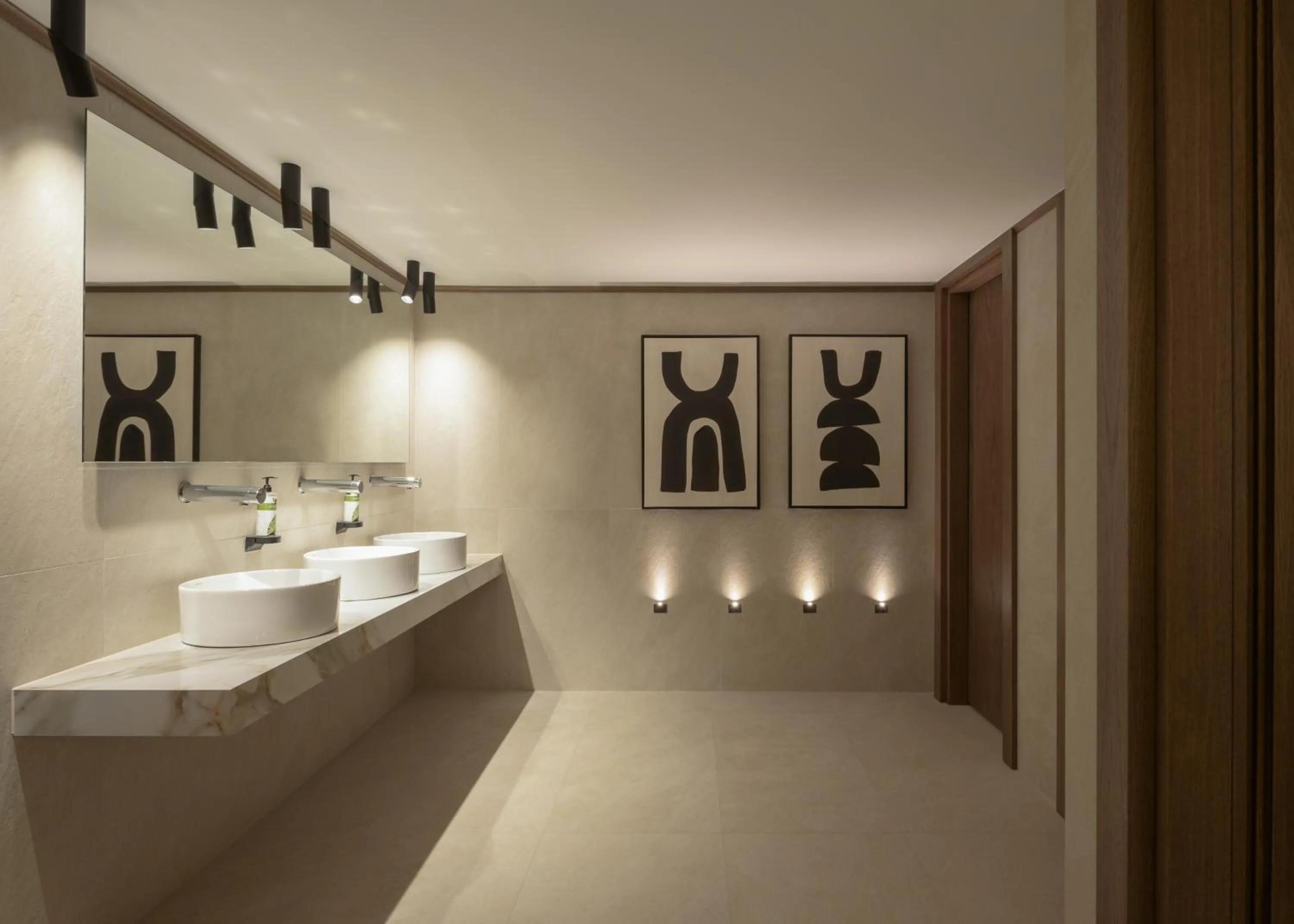 Bathroom in Theartemis Palace