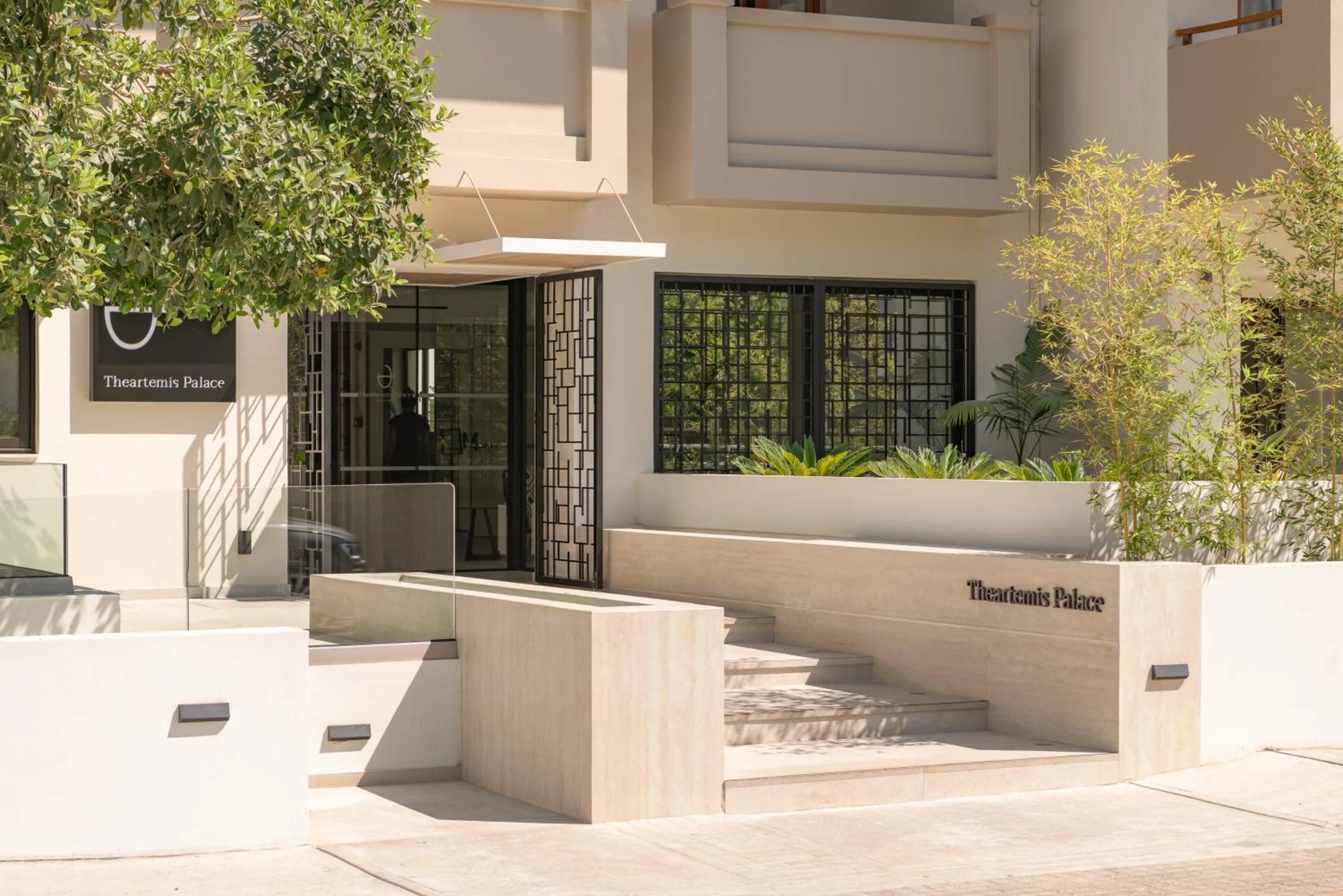 Property building in Theartemis Palace