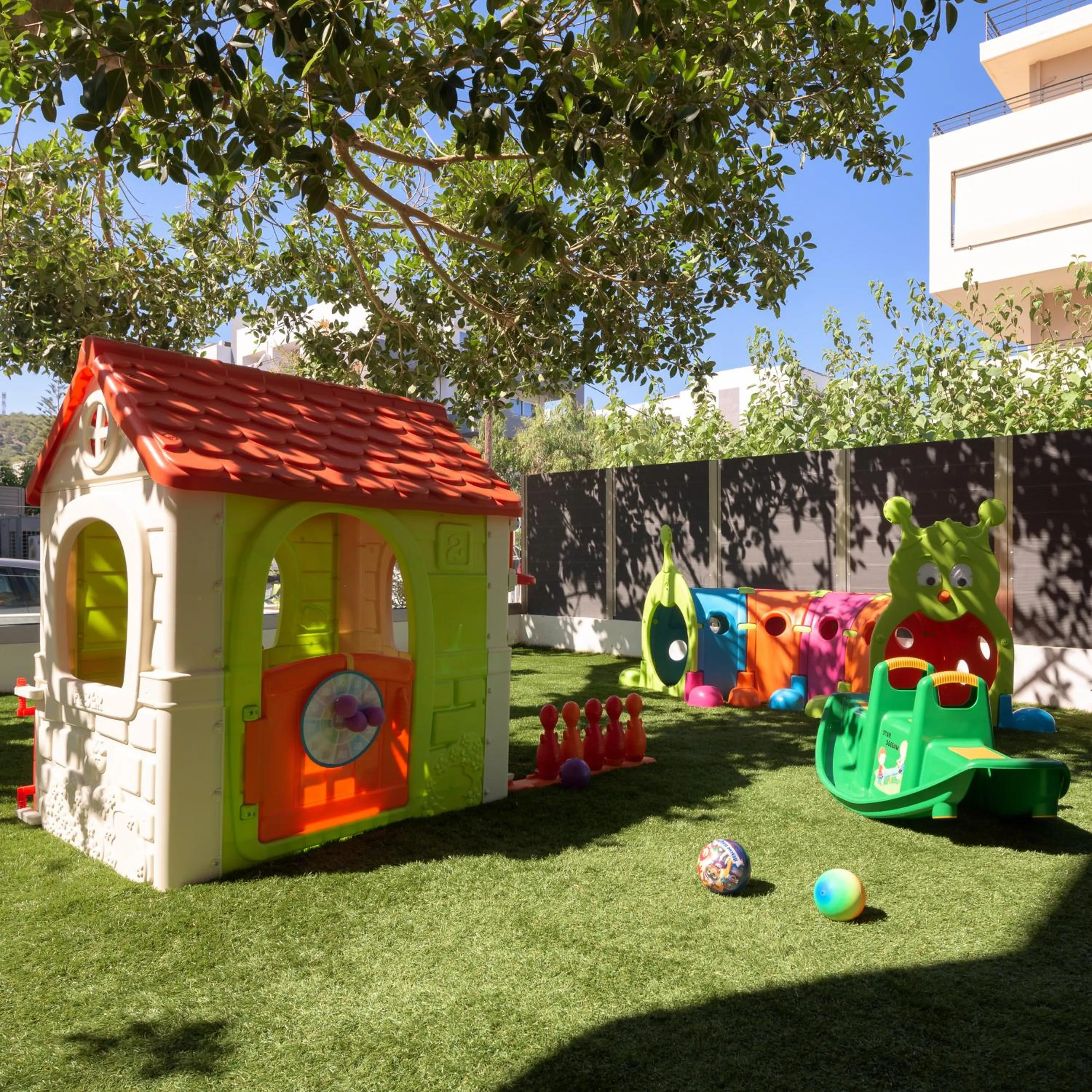 Day in Theartemis Palace